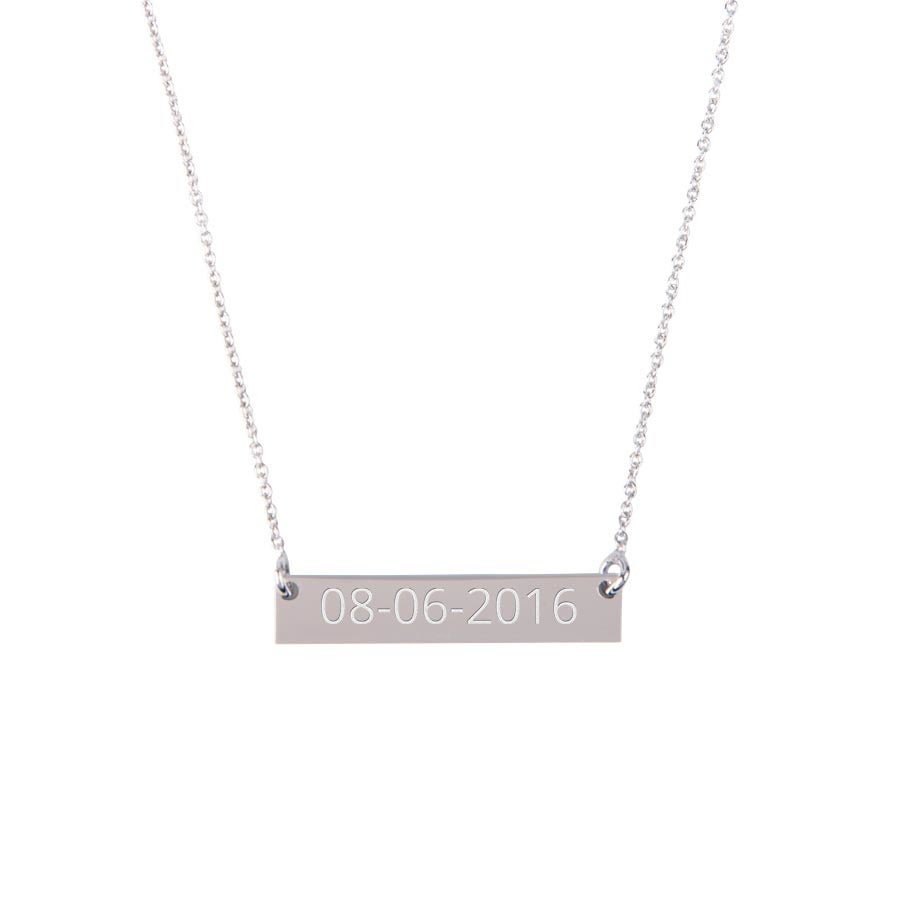 Flat bar necklace with name | YourSurprise