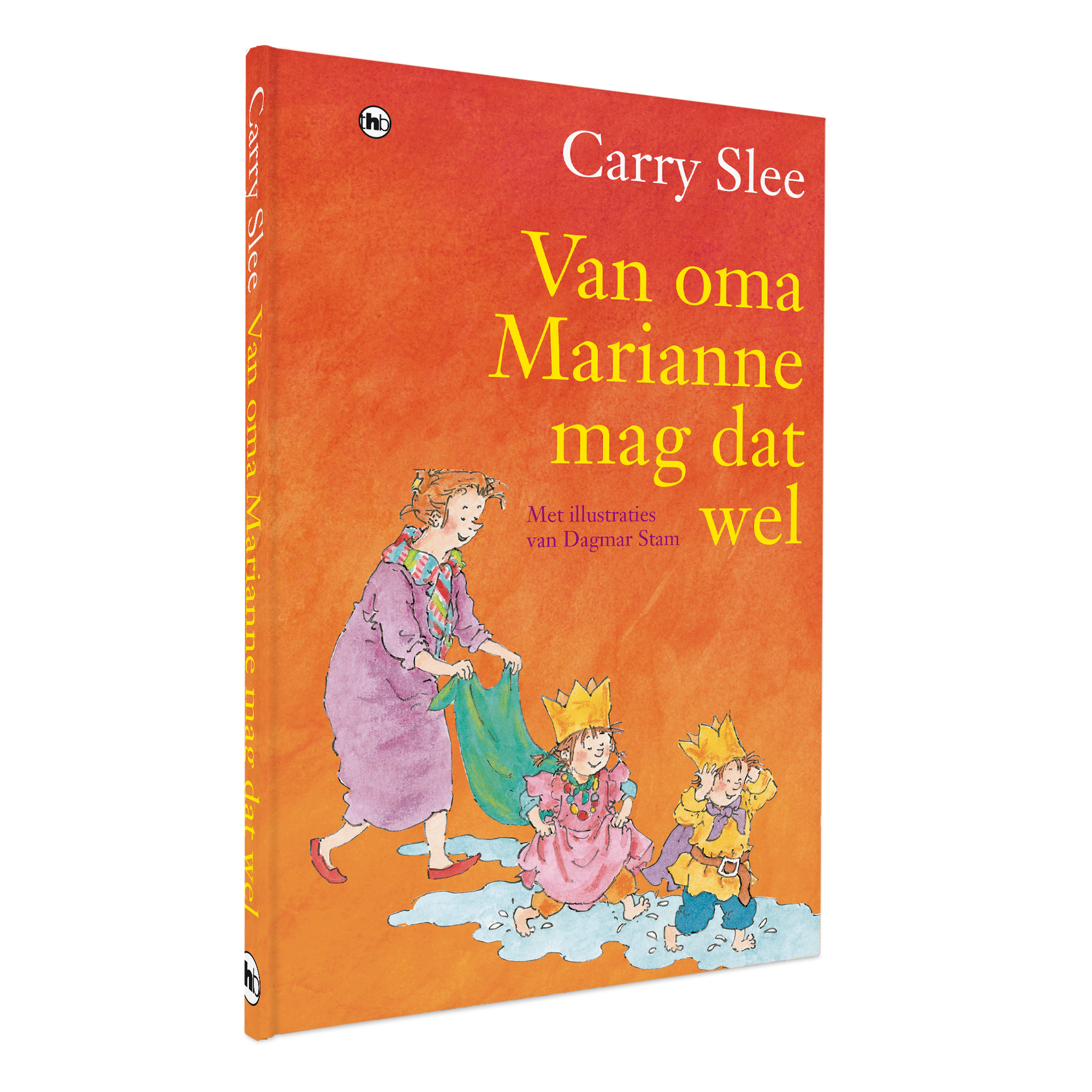 Gepersonaliseerd kinderboek “Van oma Marianne mag dat wel” van Carry Slee, met illustraties van Dagmar Stam, toont oma met twee kinderen in plassen spelend, wat een verrassing: jullie lieve oma wordt de nieuwe oppas.
