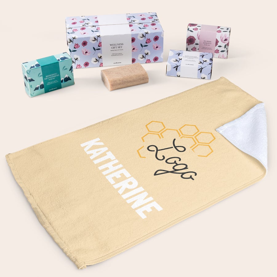 Personalizowany ręcznik z 3 mydełkami Personalizowany ręcznik z 3 mydełkami