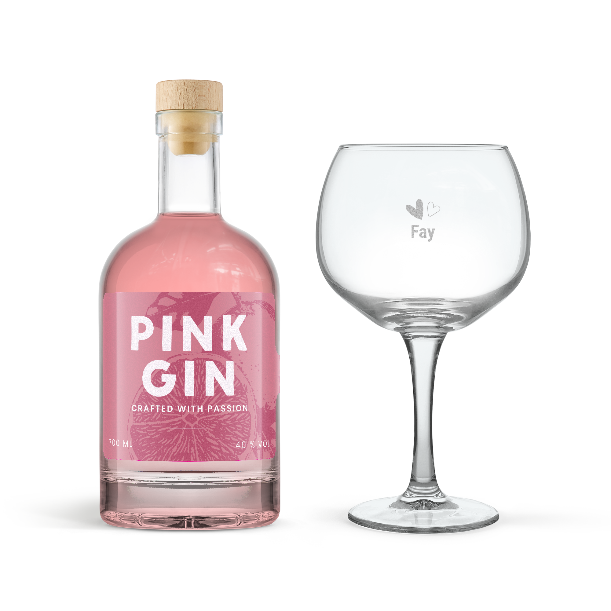 Garrafa de gin rosa e copo de gim balão gravado com o nome "Fay" e corações, perfeito para surpreendê-los