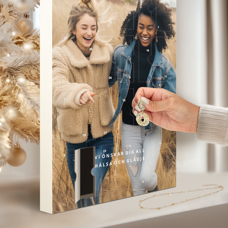 Adventskalender med 24 smyckesöverraskningar Adventskalender med 24 smyckesöverraskningar