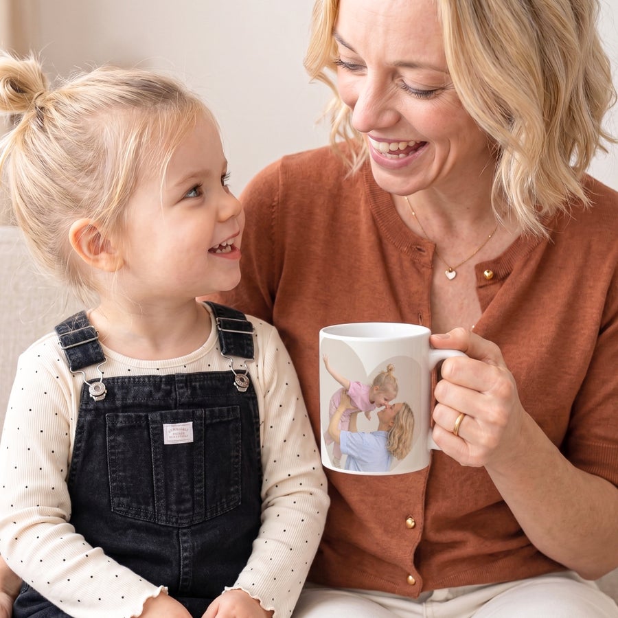 Mok met foto - 325 ml met een gepersonaliseerde foto van een moeder en dochter in hartvorm, ideaal als cadeau