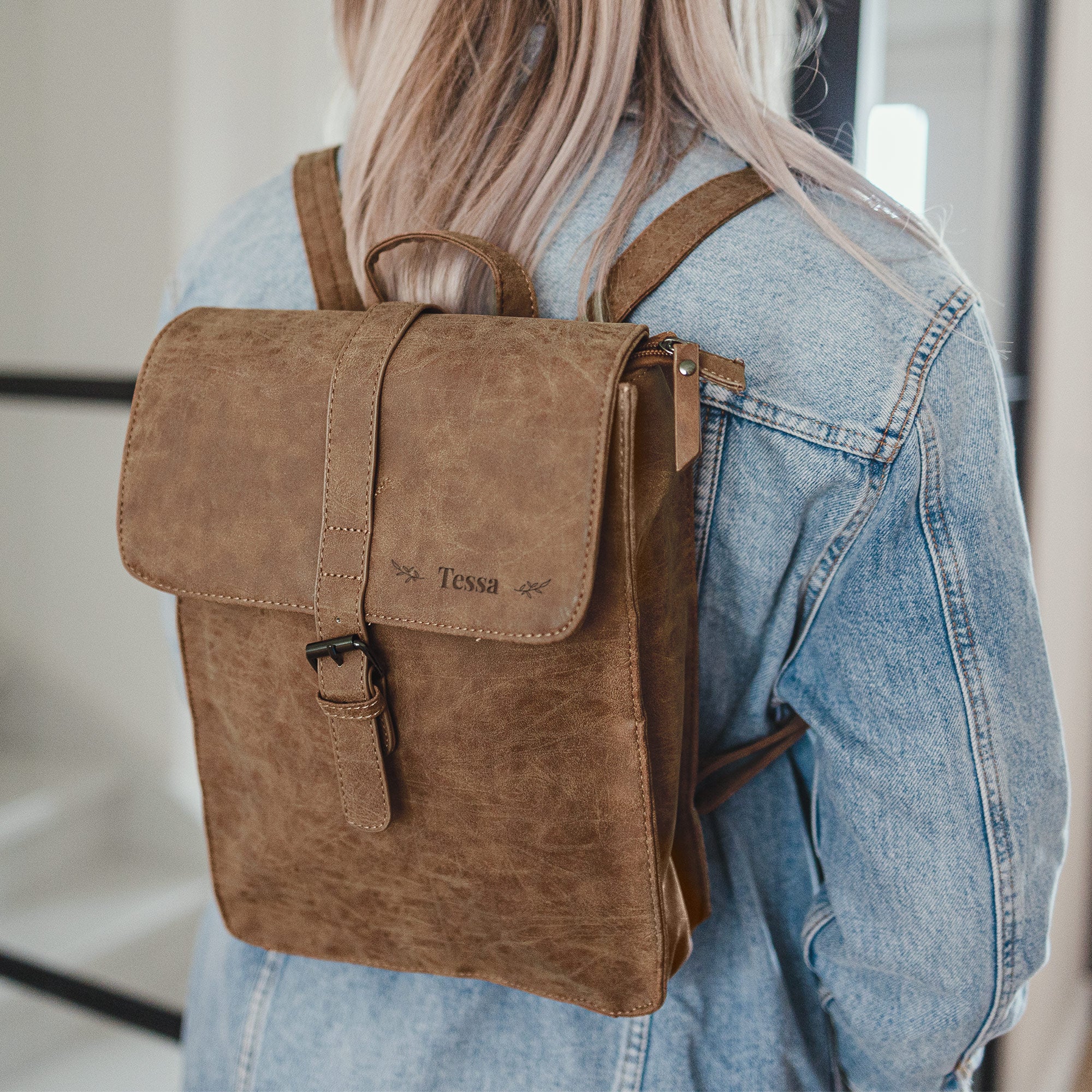 Eco leren rugtas met naam Klein