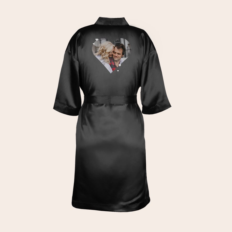 Quimono personalizado Quimono preto com foto de casal em formato de coração, personalizado para surpreender quem você ama