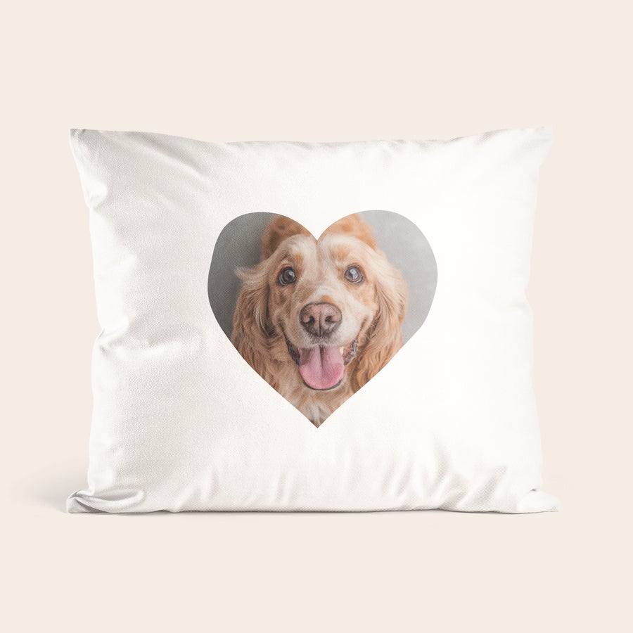 Cojin personalizado con foto Cojín personalizado blanco con forma de corazón impreso con la foto de un perro sonriente, para un cojín con foto.