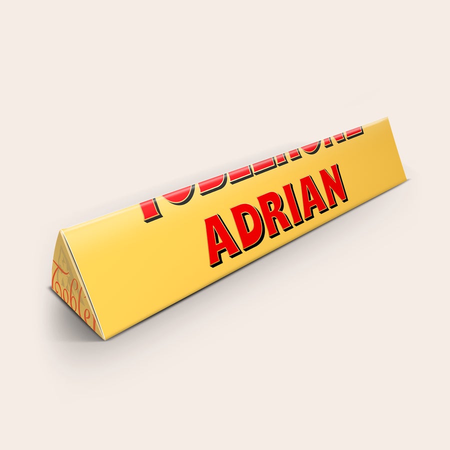Toblerone med namn Personlig Toblerone 200g med namnet Adrian tryckt i rött, en personaliserad Toblerone är betydligt godare