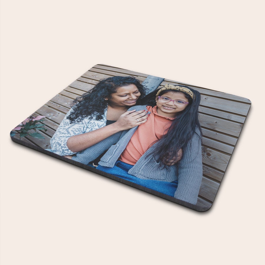 Alfombrilla de ratón para profesores Alfombrilla personalizada con una foto impresa de una mujer y una niña sonriendo.
