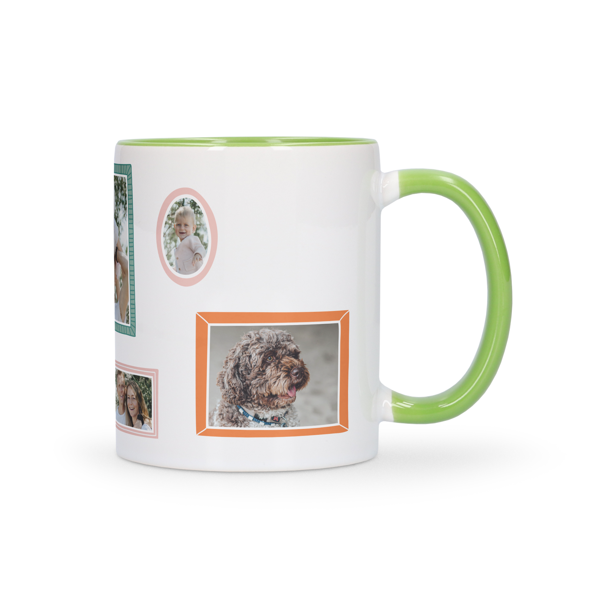 Witte mok met groene binnenkant en oor, bedrukt met een collage van persoonlijke foto's van mensen en een hond.