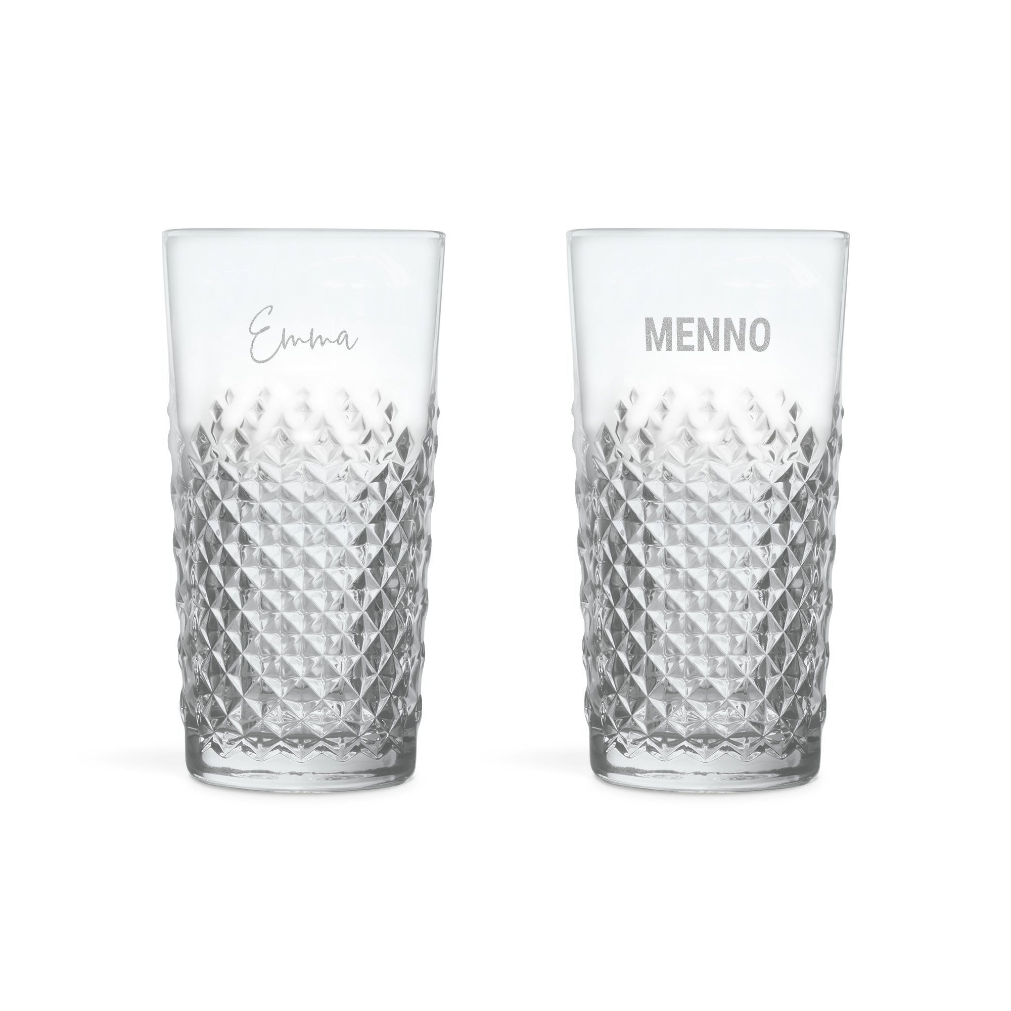 Twee gegraveerde mojito cocktailglazen met ruitpatroon en namen Emma en Menno.