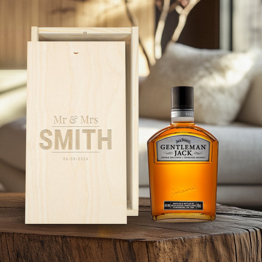 Personalised Whiskey Gift - Jack Daniels Gentleman Jack Bourbon - Wooden Case Personalised Whiskey Gift - Jack Daniels Gentleman Jack Bourbon - Wooden Case