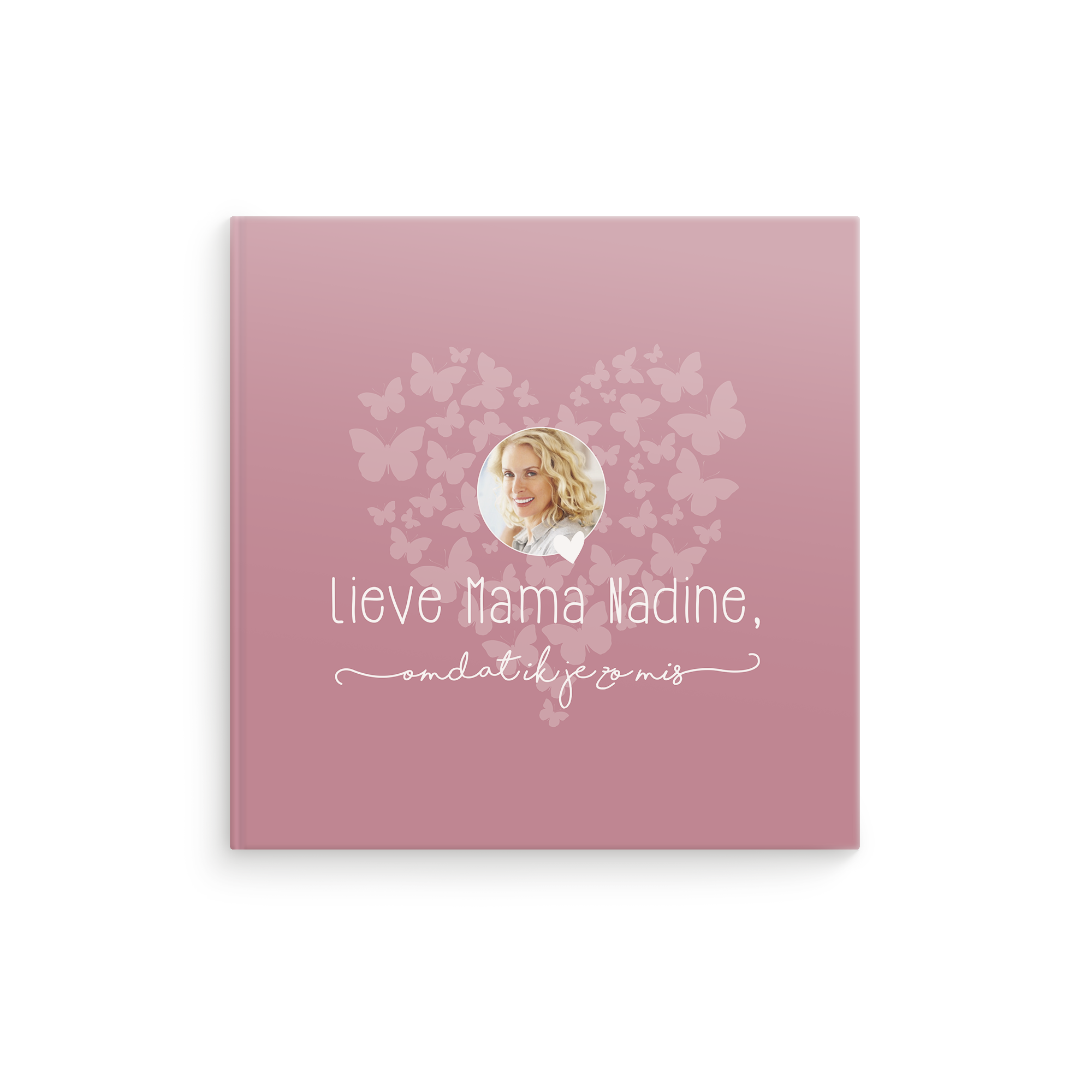 Gepersonaliseerd boek - Lieve Mama, omdat ik je zo mis - Softcover met eigen foto en tekst op een roze achtergrond vol vlinders.