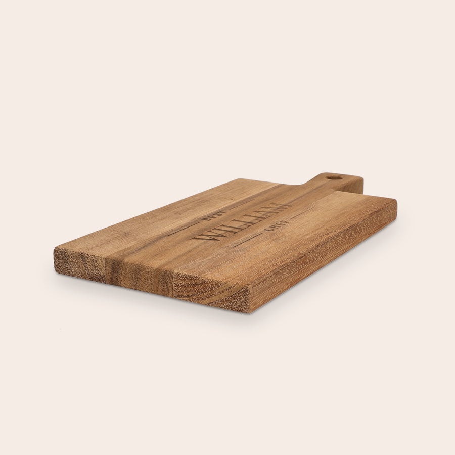Tabla de cortar de madera Bandeja de madera personalizada para aperitivos, grabada con el texto "Best William Chef" en el centro.