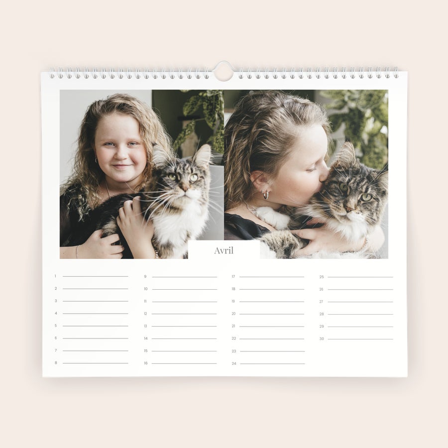 Calendrier anniversaire Calendrier anniversaire unique imprimé avec vos photos personnalisées de famille et de chat pour le mois d'Avril.