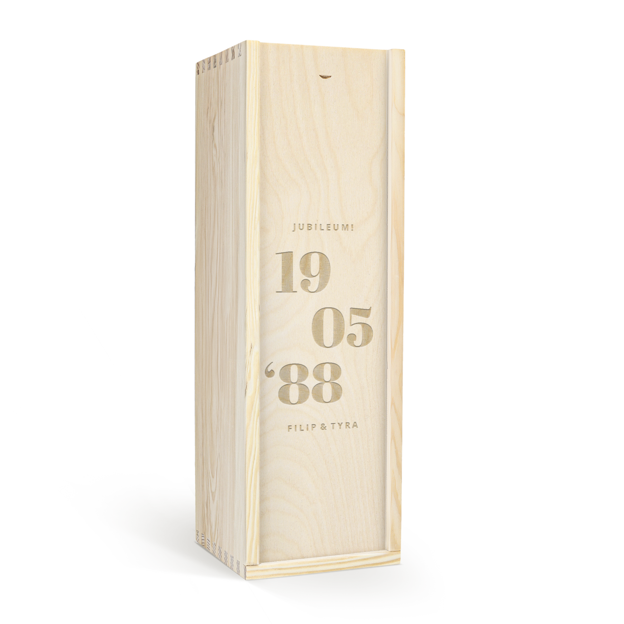 Träfodral med graverad text "Jubileum! 19 05 '88 Filip & Tyra" för Graham's Tawny 20 Years port.