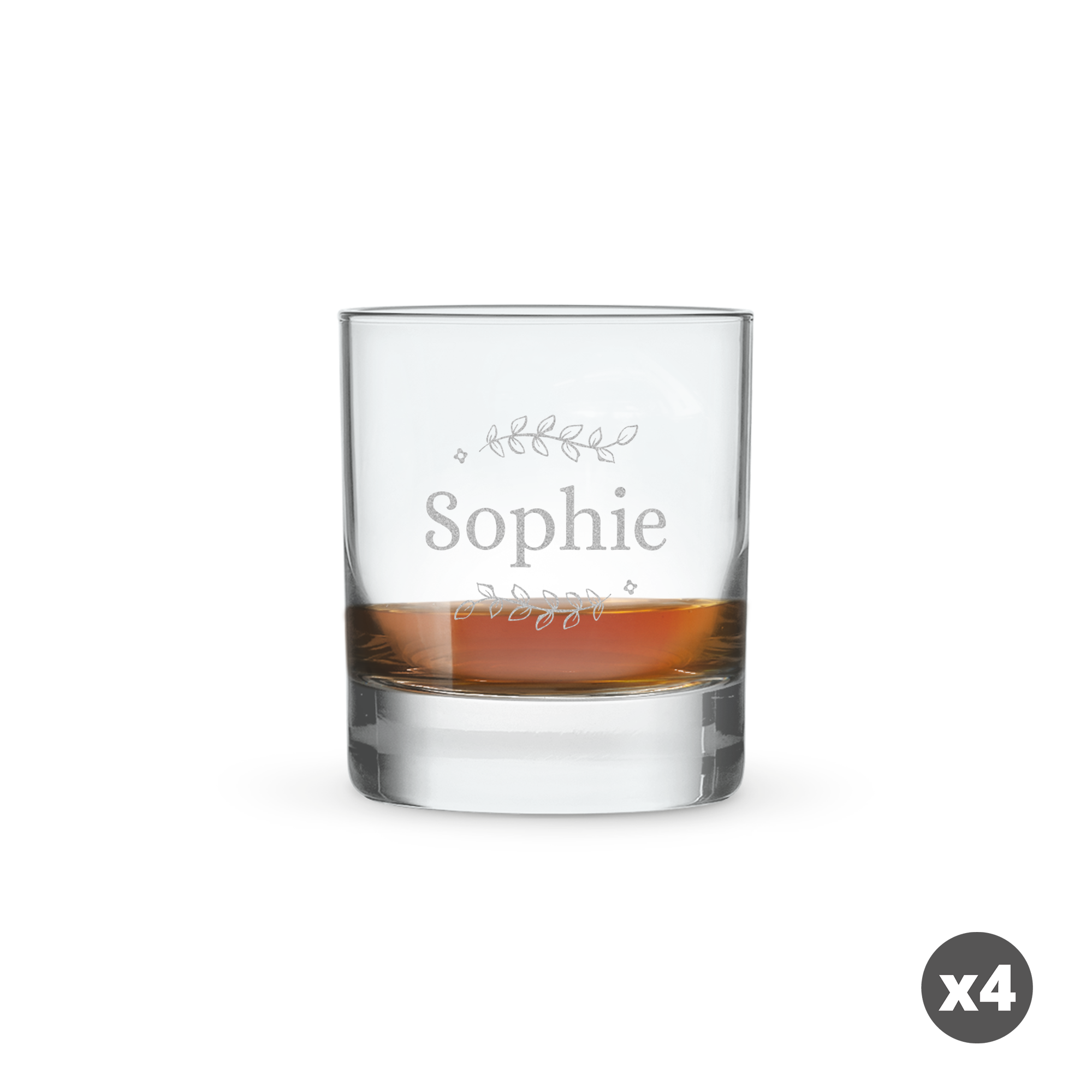 Super-tyylikäs liköörilasi nimellä "Sophie", kaiverrettu lehtikuvioin ja täynnä juomaa, jonka pinta on karamellin värinen.