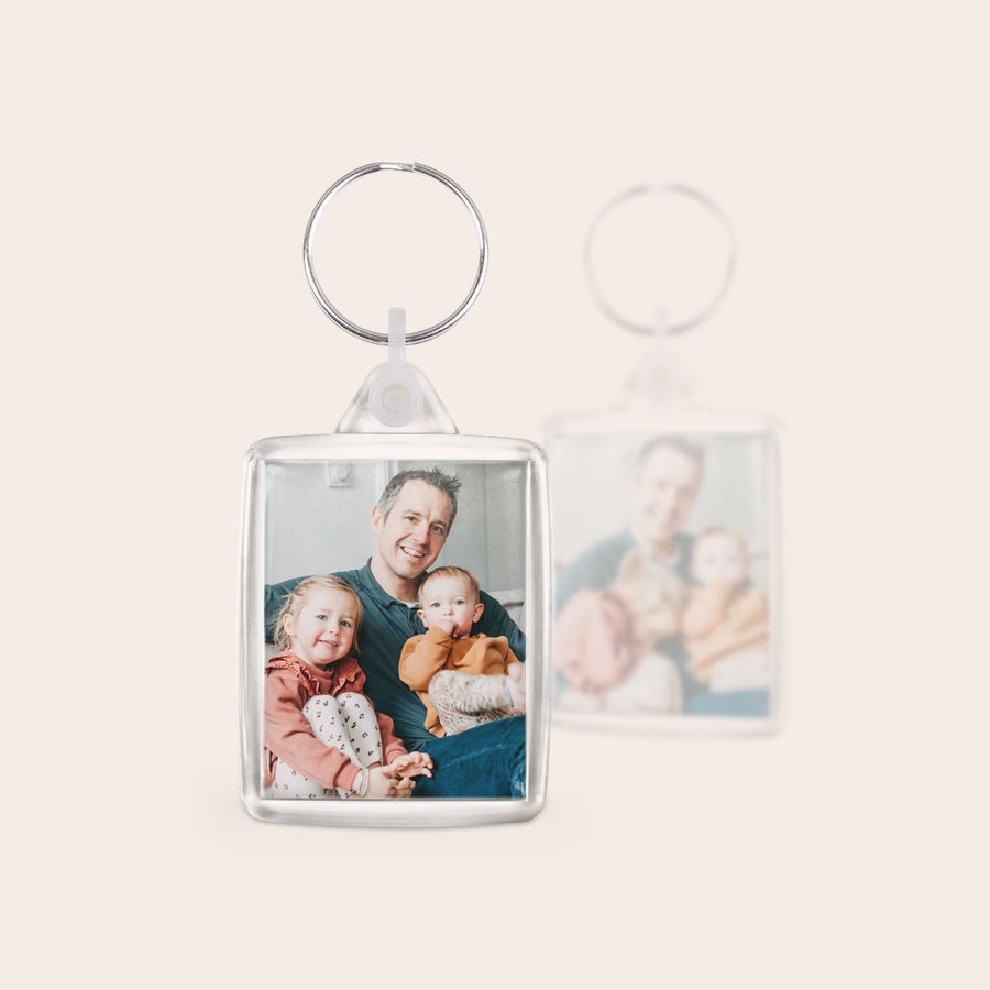 Portachiavi in Plastica Personalizzato Set di portachiavi personalizzati con foto di un uomo e due bambini, stampati su entrambi i lati.