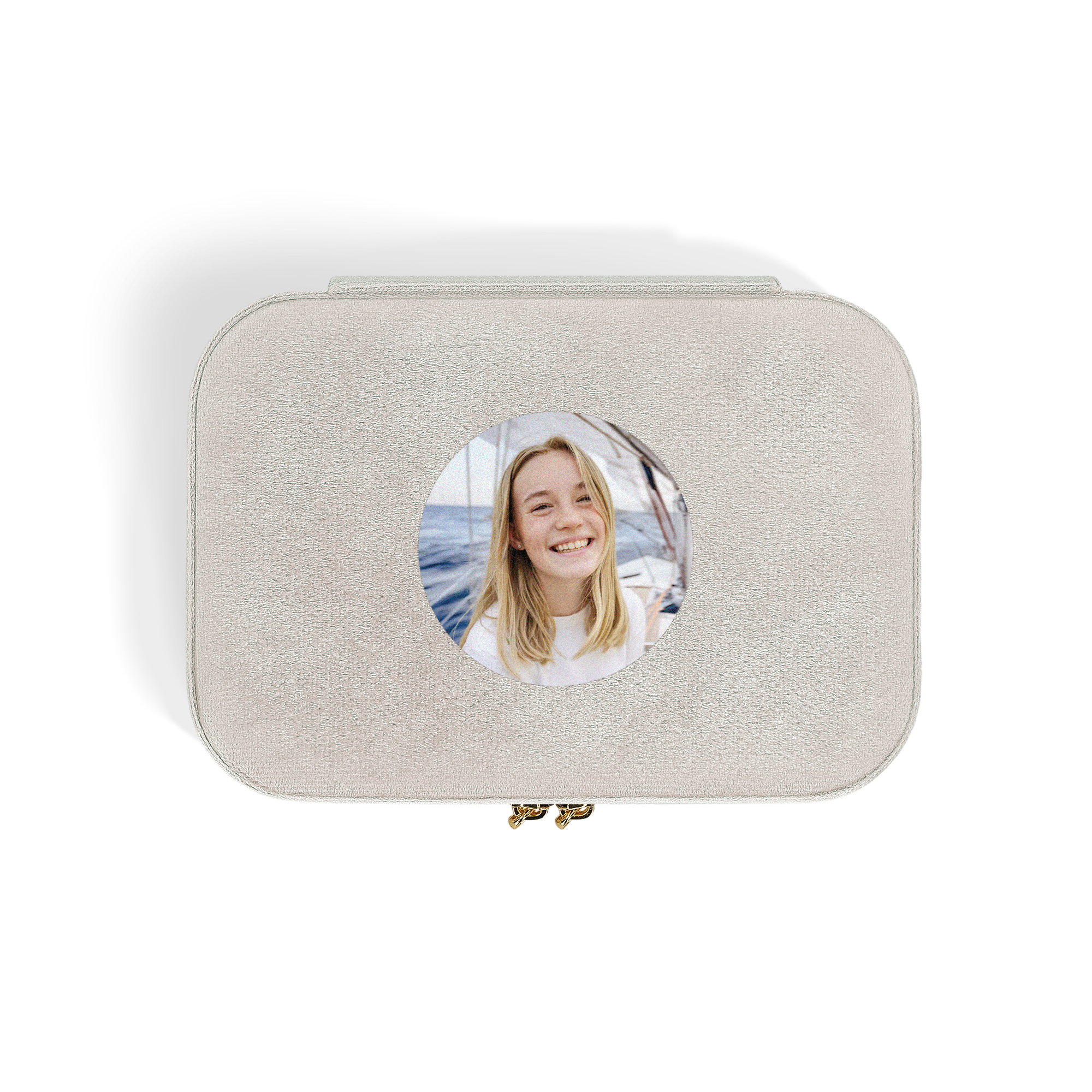 Personlig smykkeskrin - Rektangulær - Beige med eget bilde av en smilende jente trykt på lokket.