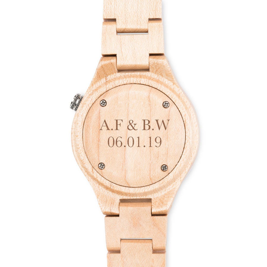 Houten horloge graveren 