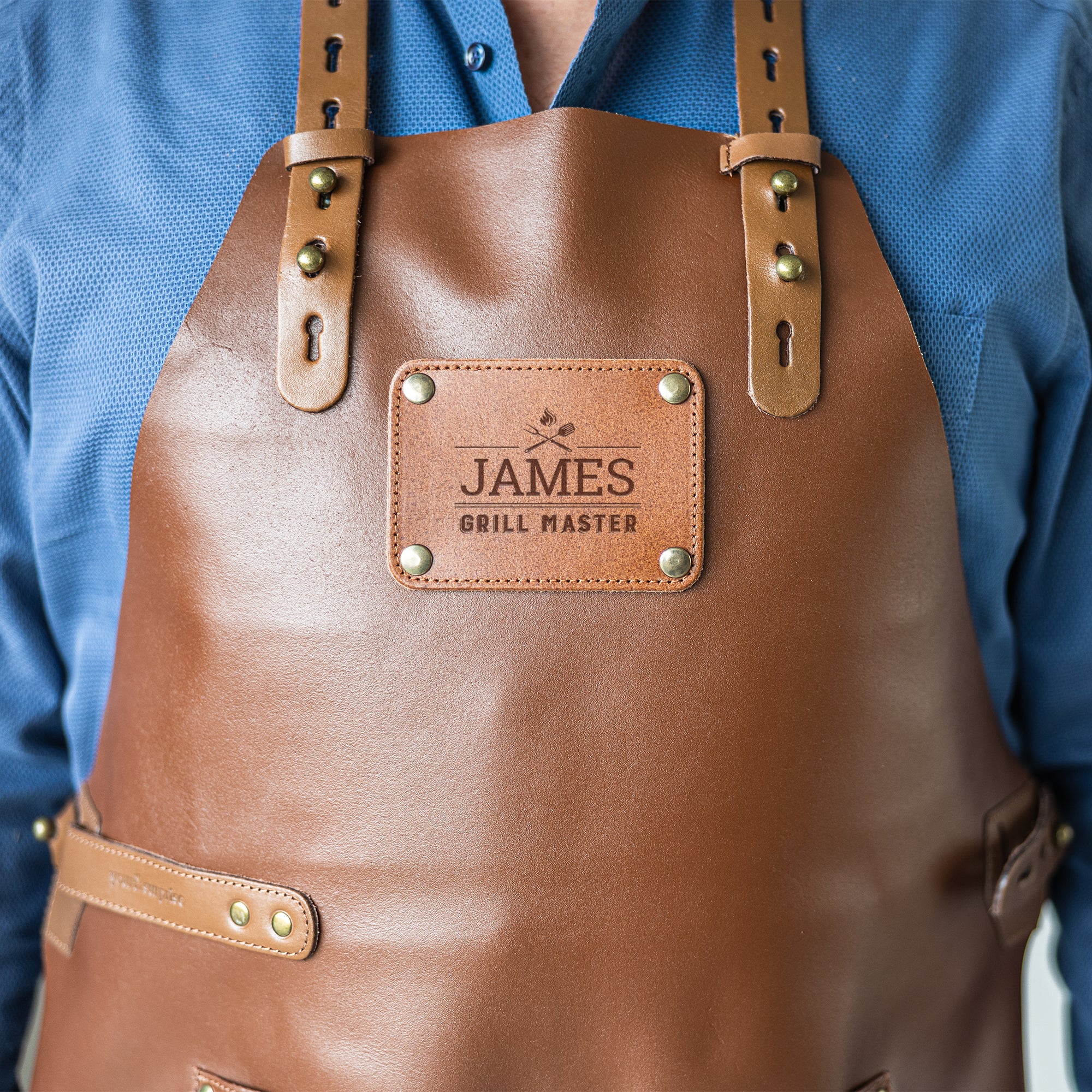 Gepersonaliseerd Leren schort met naam Voor Echte Mannen Achter de BBQ Gepersonaliseerd Leren schort met naam Voor Echte Mannen Achter de BBQ