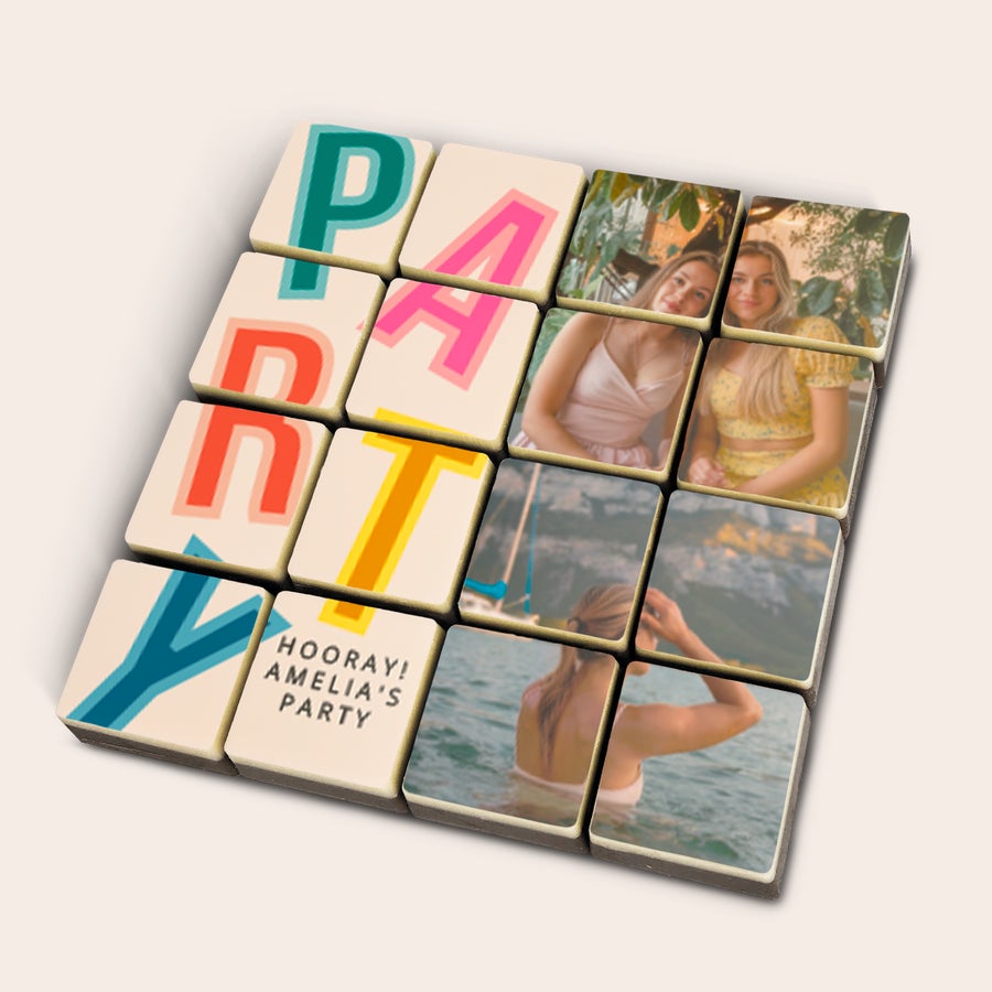 Foto en bloques de chocolate Chocolates personalizados impresos con fotos y texto "PARTY" y "HOORAY! AMELIA'S PARTY".