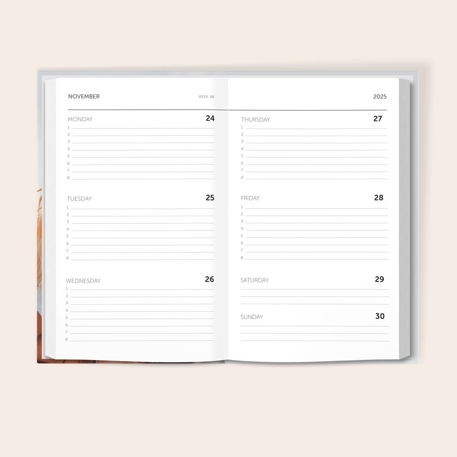 Planificator școlar personalizat 2025-2026 Agendă școlară personalizată deschisă la săptămâna 48, noiembrie 2025, cu spații de notare pe zile