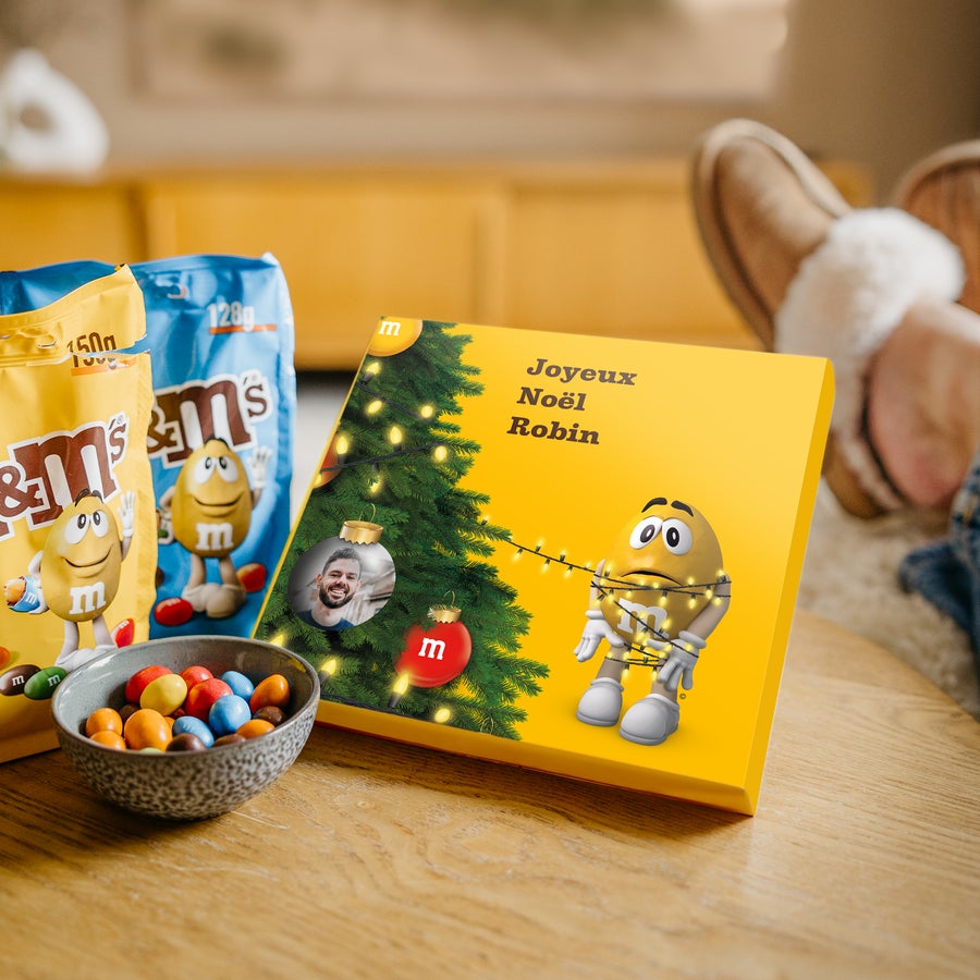 Coffret cadeau M&M's personnalisé Coffret cadeau personnalisé sachet de chocolat M&M's avec prénom Robin et photo imprimée sur la boîte jaune festif.
