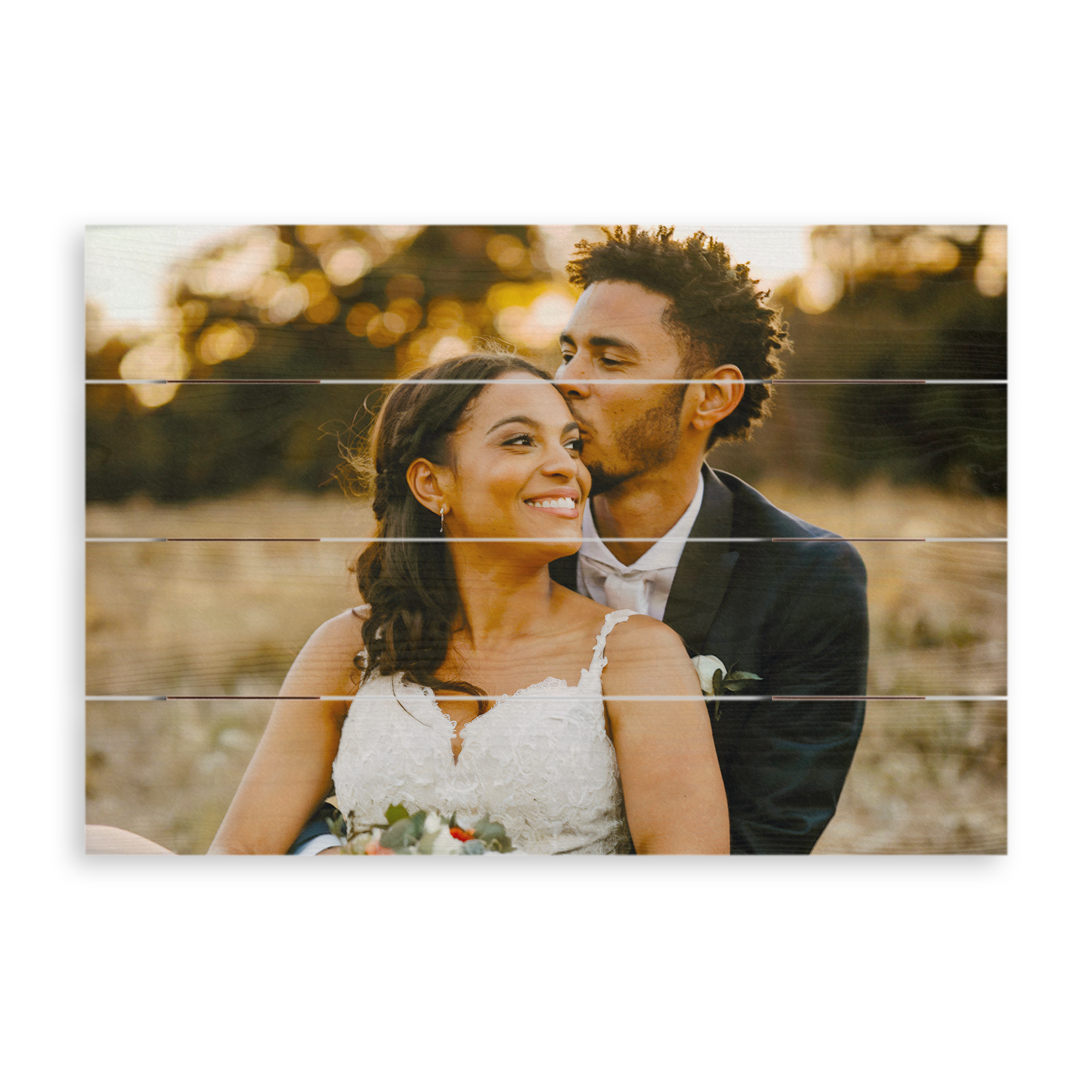 Personalized photo printed on wooden planks, showing a couple in wedding attire.