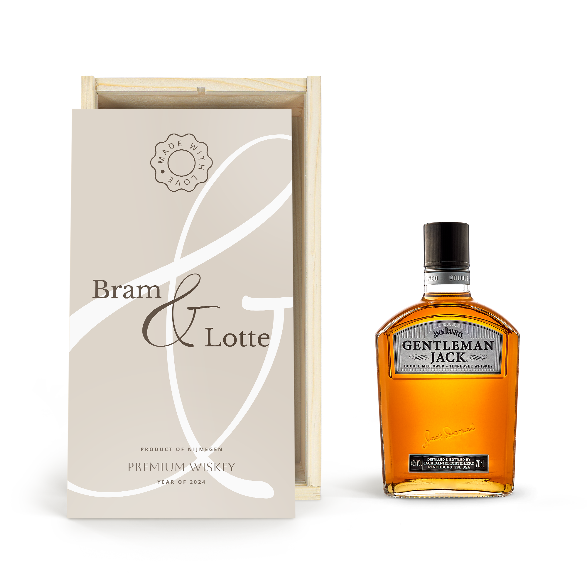 Gentleman Jack whiskey in een bedrukte houten kist met de namen Bram & Lotte