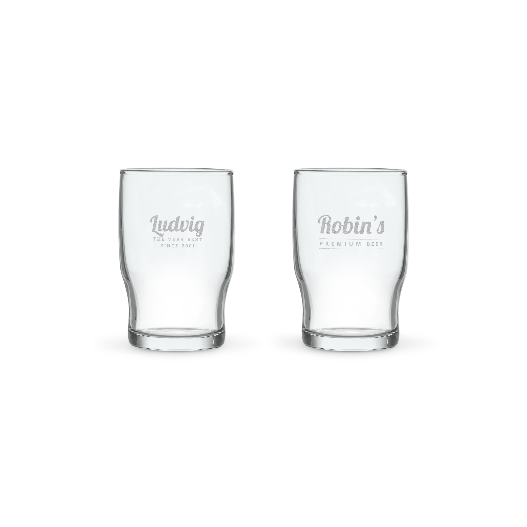 Två personliga vattenglas, ett graverat med "Ludwig The Very Best Since 2001" och det andra med "Robin's Premium Beer".