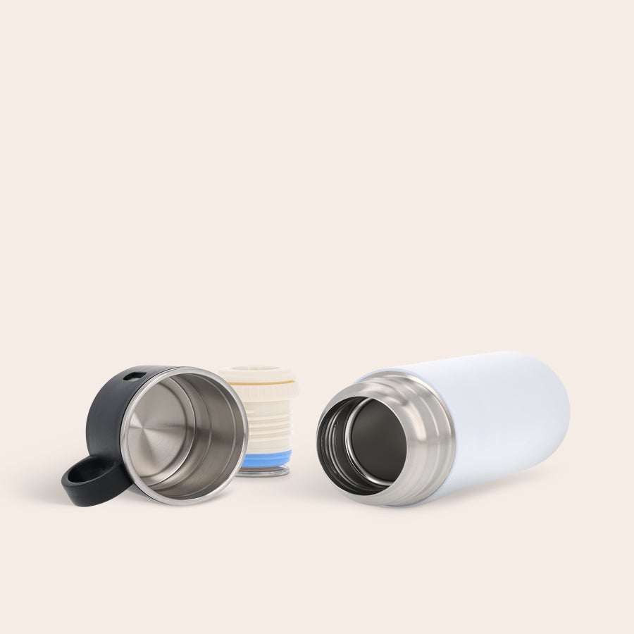 Termoflaske med kop Termoflaske med kop, hvidt rustfrit stål og sort aluminium, klar til at få dit eget design printet.