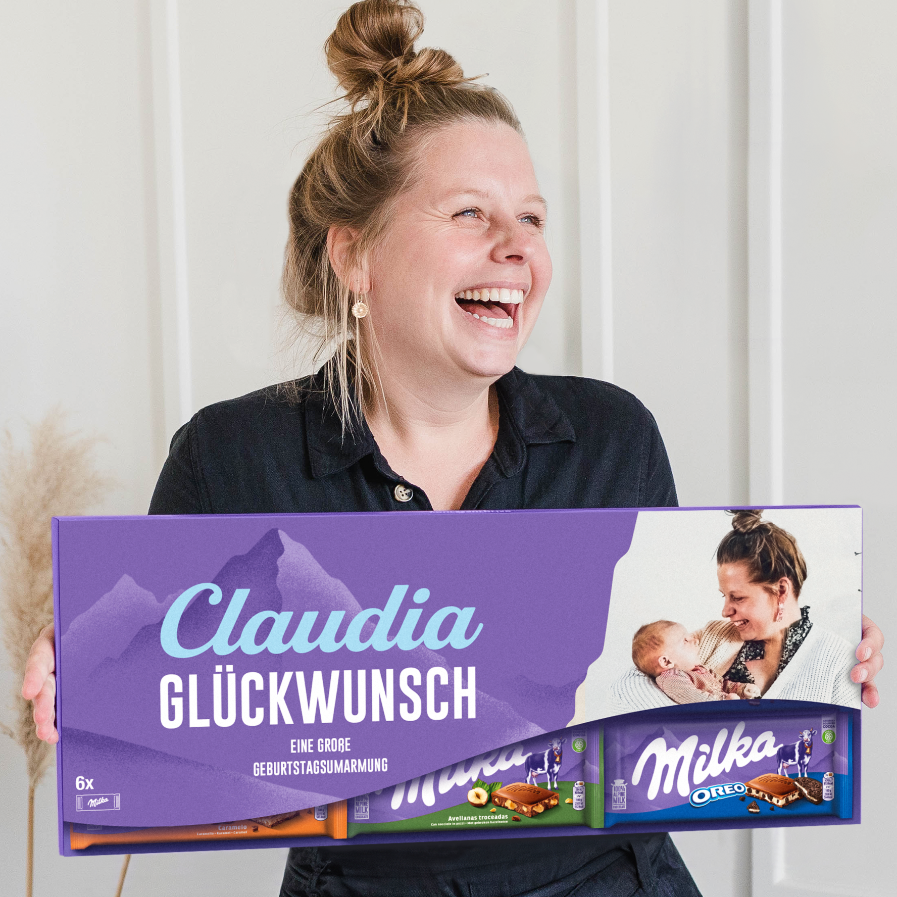 Riesen Milka Schokolade personalisieren mit Foto & Name - 6 Tafeln. Lila Box mit Aufdruck Claudia GLÜCKWUNSCH und Foto.