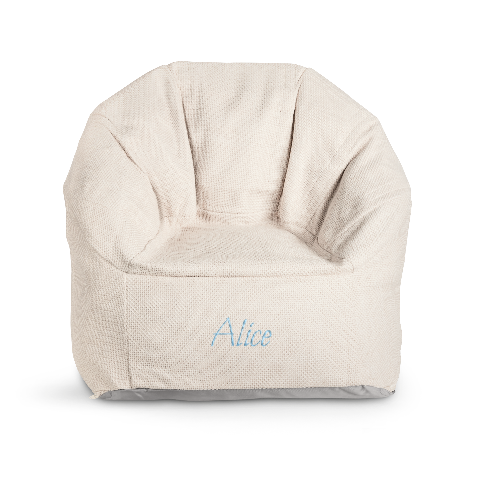 En sandfarvet personlig sækkestol med navnet Alice broderet med lyseblå tråd, en cool trendy stol til ethvert barn.