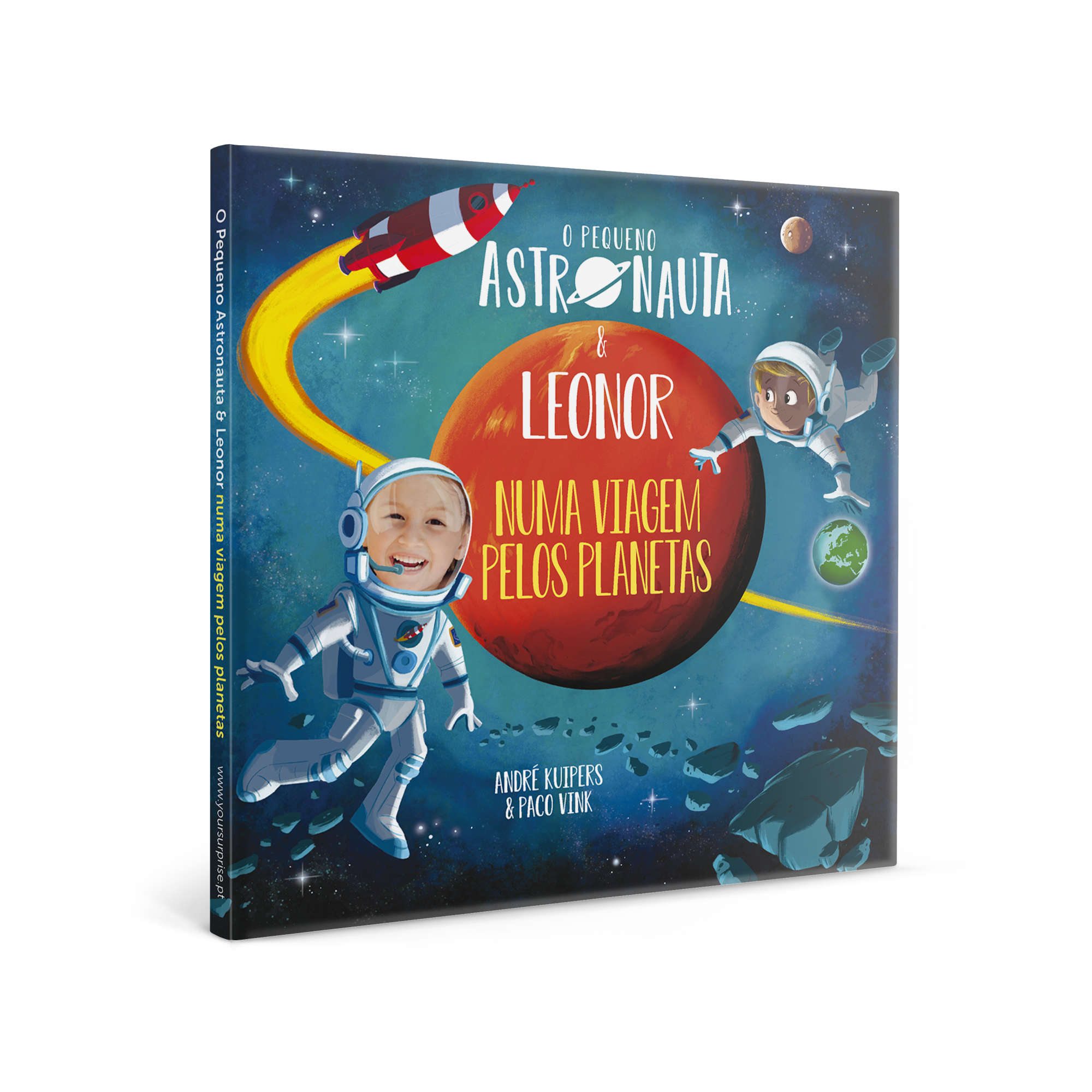 Livro infantil personalizado "O pequeno astronauta e "Nome" viajam pelo universo - capa dura" com foto da criança impressa na capa.