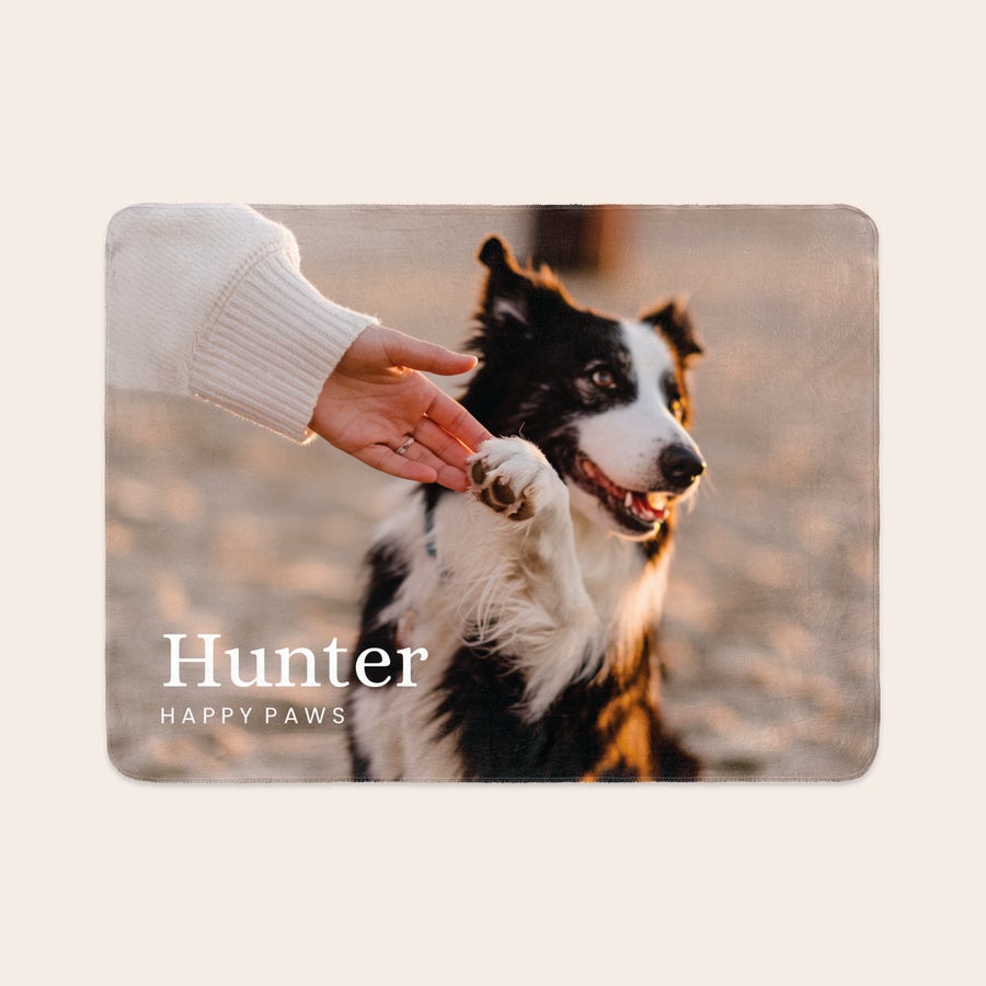 Pătură foto din lână Pătură fleece personalizată cu fotografia unui câine border collie și numele Hunter imprimat.