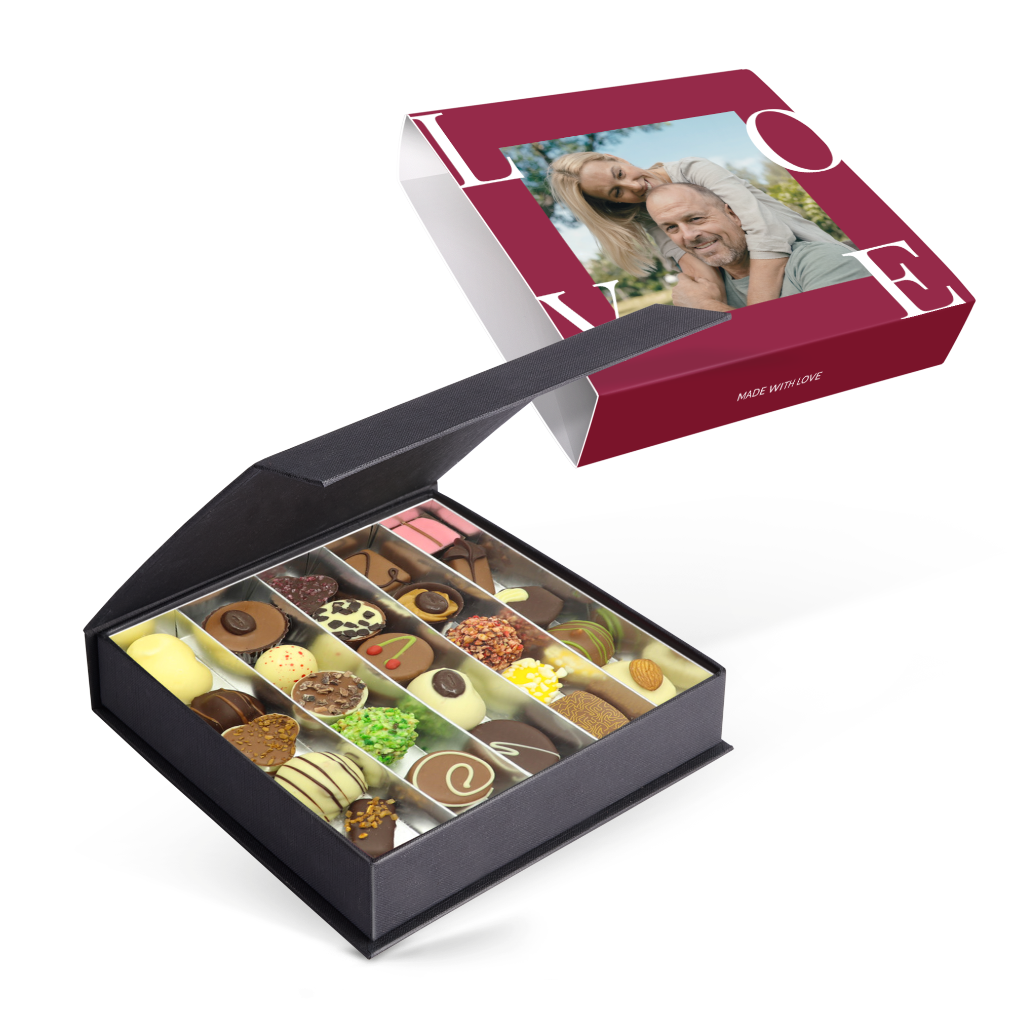 Scatola di cioccolatini personalizzati per San Valentino con una foto stampata di coppia felice e la parola LOVE