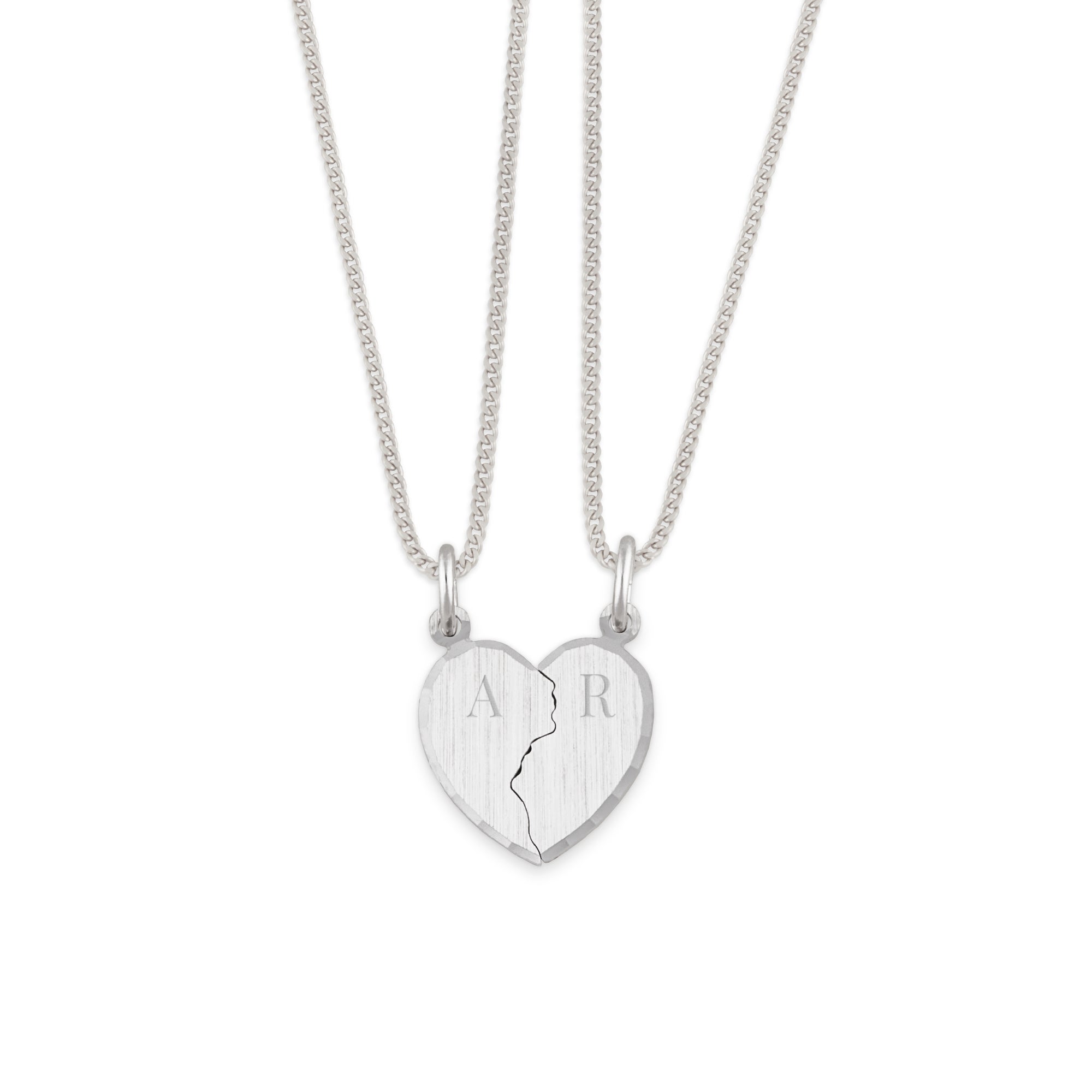 Zilveren hanger graveren - Gebroken hart met initialen