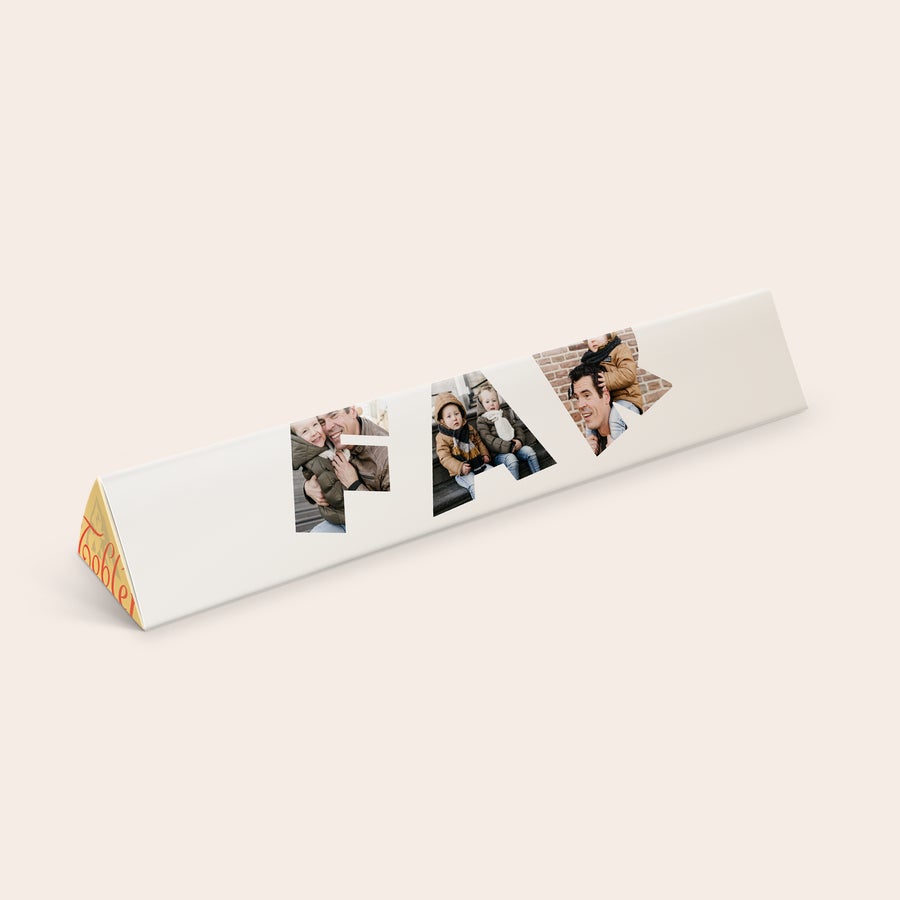 Toblerone med navn Personlig Toblerone chokolade med et trykt foto af en far og to børn i teksten FAR