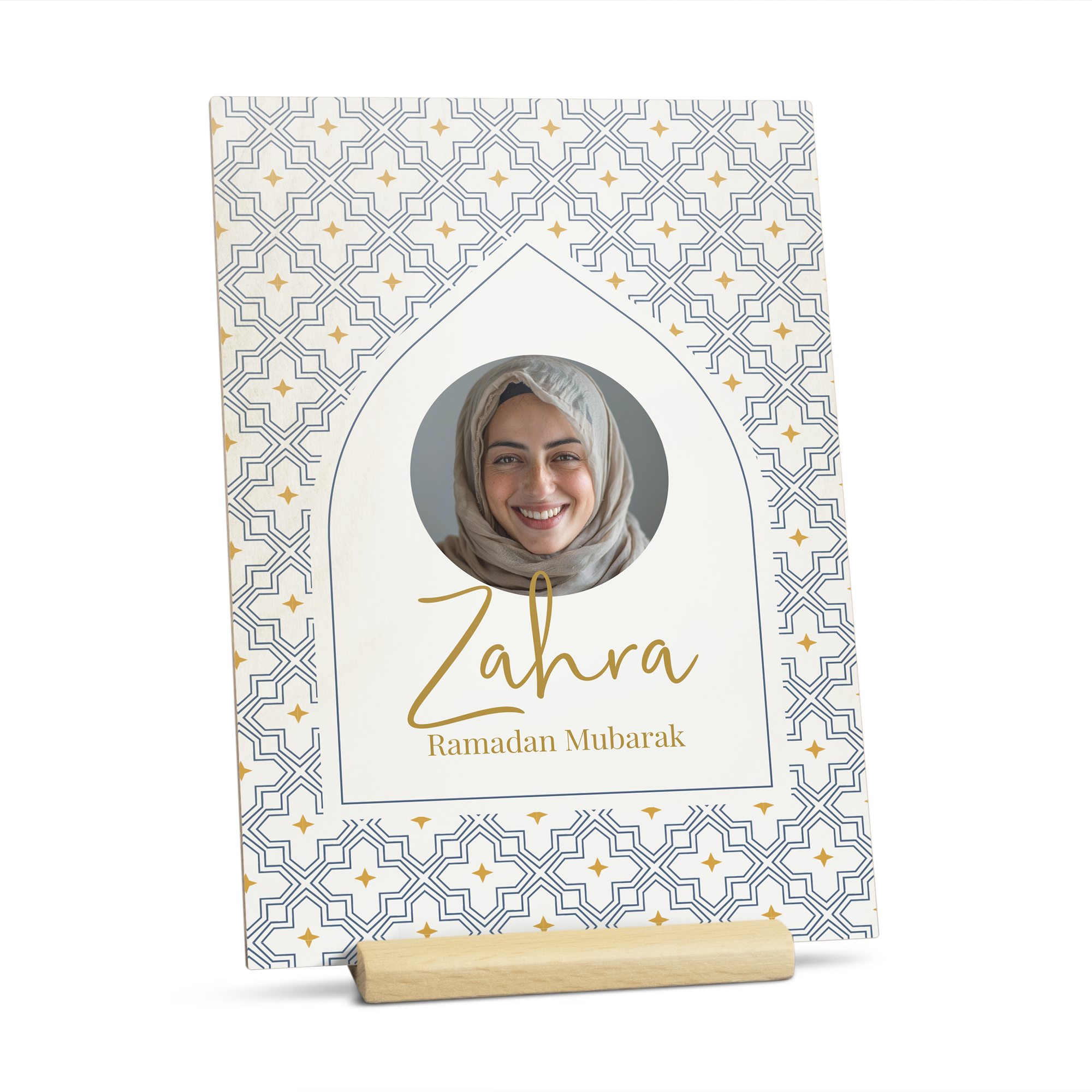 Carte postale en bois personnalisée avec photo imprimée de Zahra et le texte Ramadan Mubarak