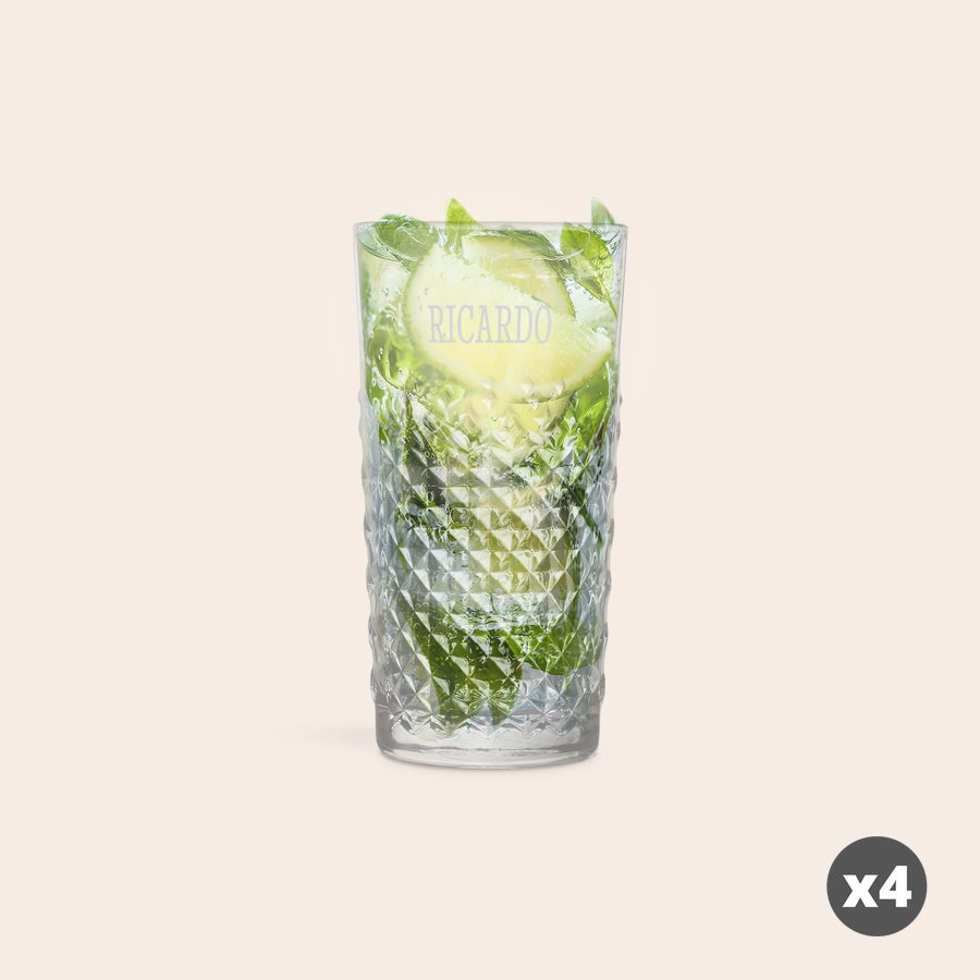 Copo de Mojito Personalizado Copo de mojito personalizado com o nome Ricardo gravado, cheio de bebida, hortelã e lima