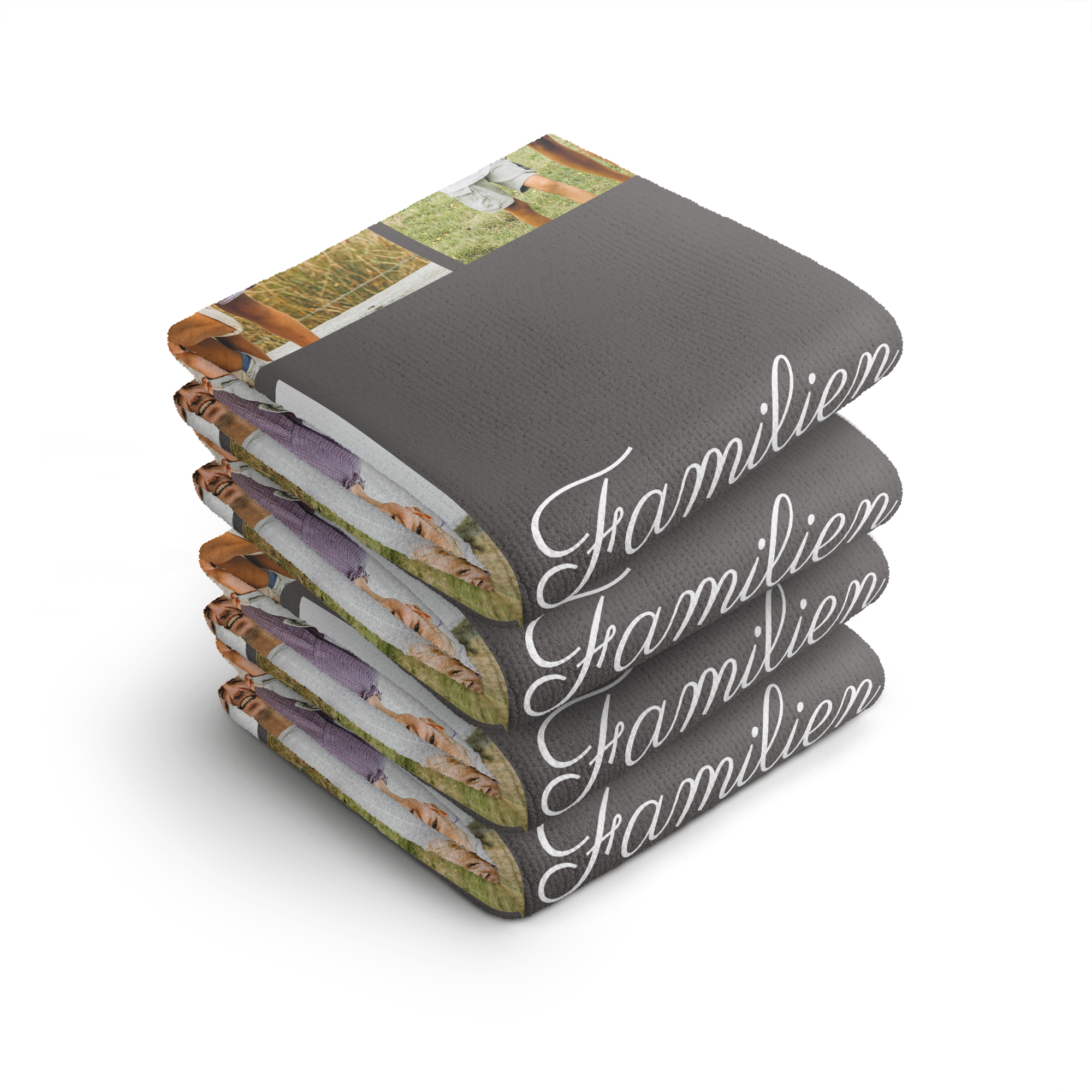 Personligt gæsthåndklæde – 30 x 50 – 4 stk. med trykt foto og navnet Familien broderet.