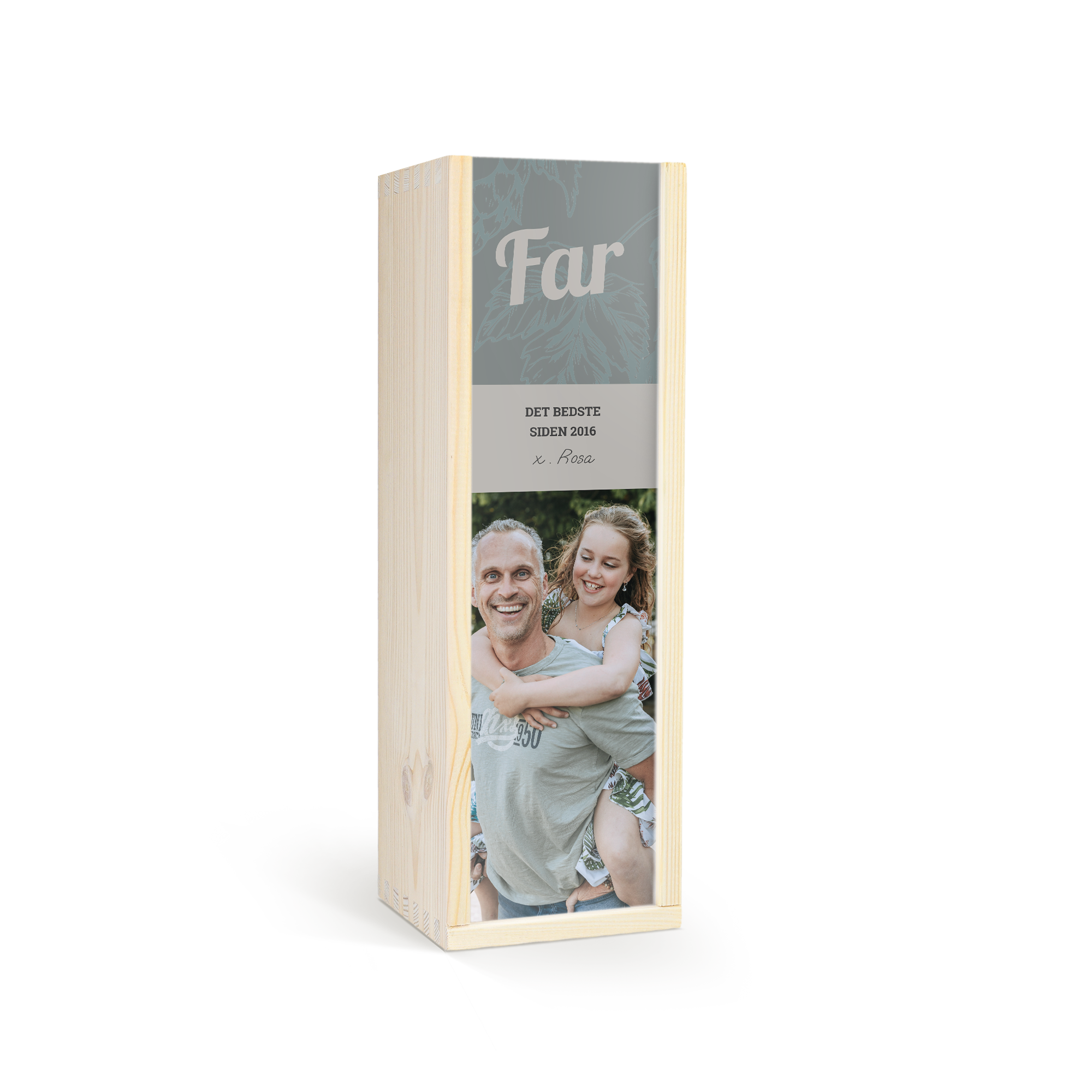 Personlig ølgave i trækasse med printet billede af far og datter, tekst "Far" og "DET BEDSTE SIDEN 2016 x Rosa".