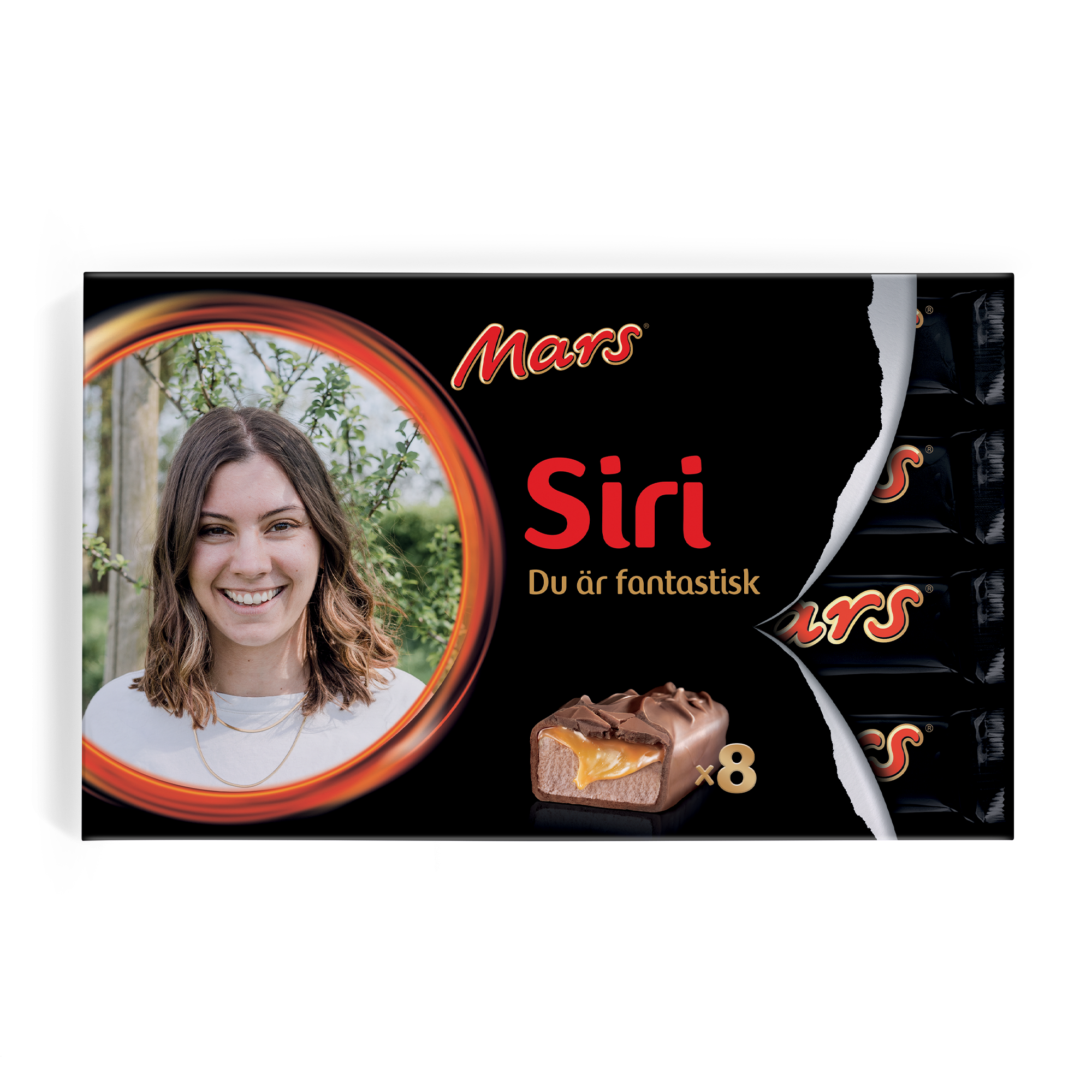 Mars personlig presentbox med foto av leende kvinna och texten "Siri Du är fantastisk", tryckt med namn och meddelande