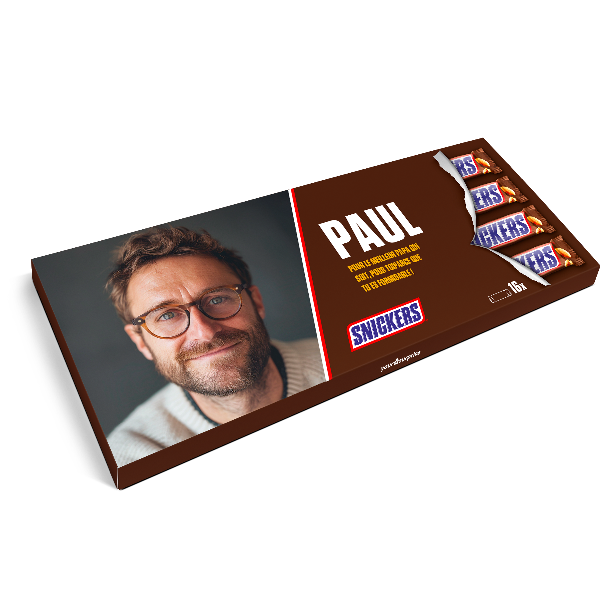Méga Snickers personnalisé avec photo et le nom Paul imprimés, contenant 16 barres.