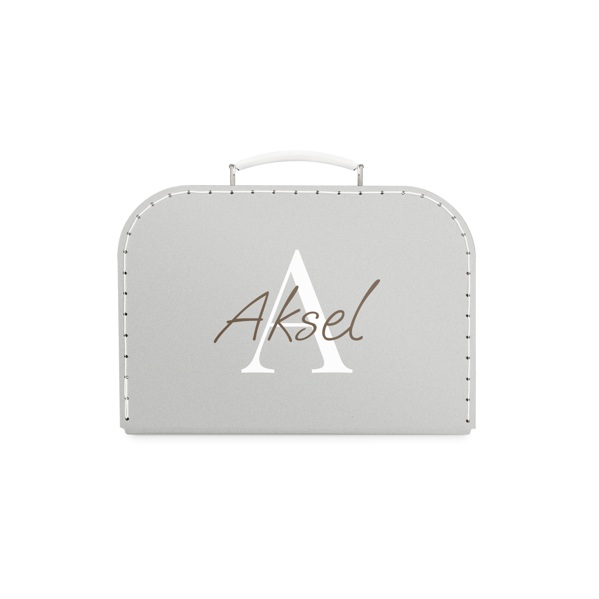 Grå leksaksväska med vit ram och vit handtag, personifierad med namnet Aksel tryckt i brunt och en stor vit A i bakgrunden en resesällskap som är unikt deras