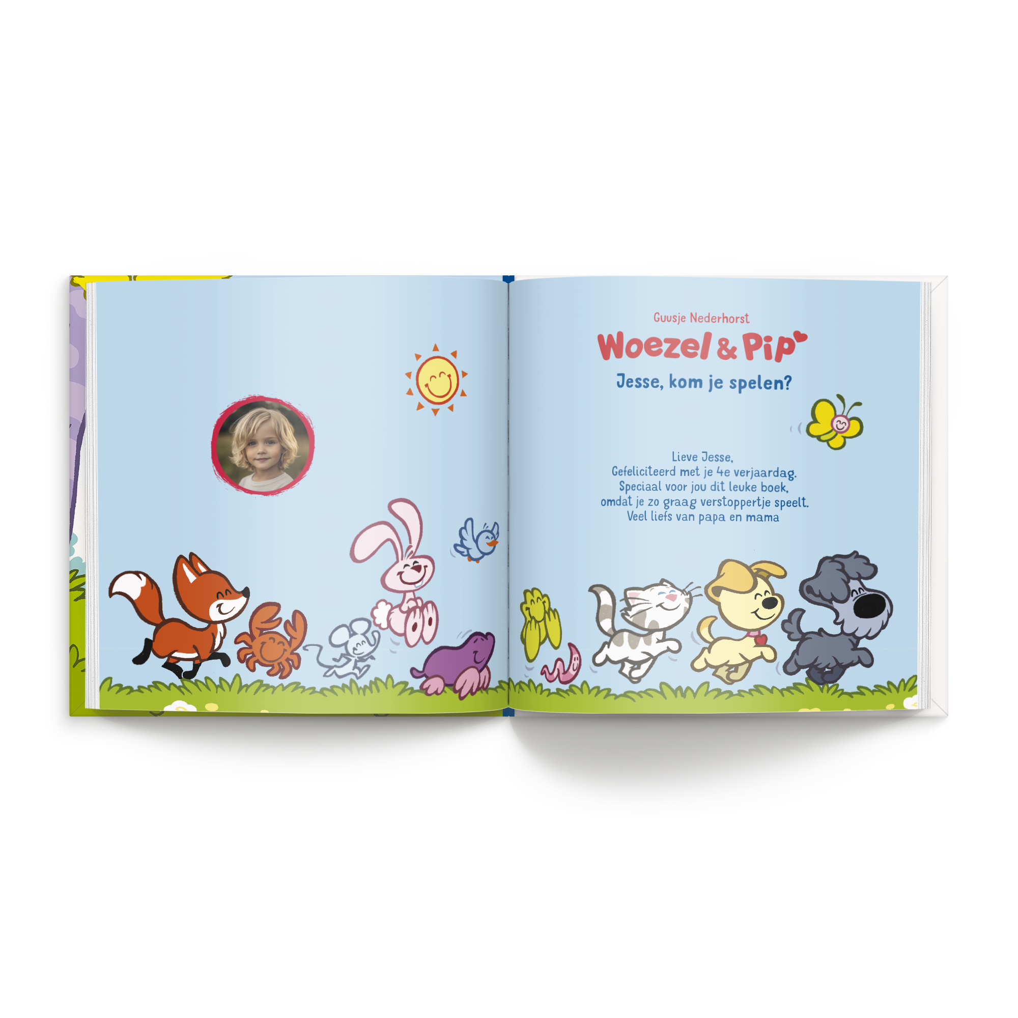 Flapjesboek Woezel & Pip Verstoppertje personaliseren met eigen foto en tekst. Dit kinderboek heeft een foto van een blond kind en de tekst Lieve Jesse, Gefeliciteerd met je 4e verjaardag.