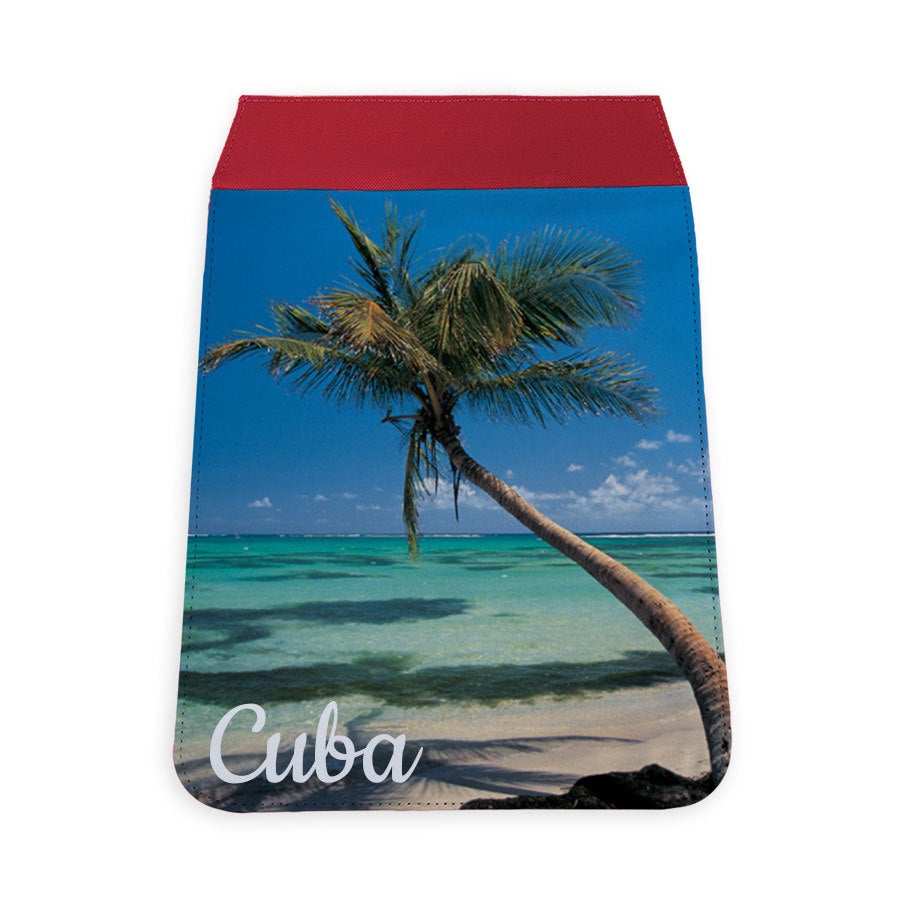 Henkilökohtainen laukun kansi kuva- ja nimipainatuksella, kuva palmusta ja teksti "Cuba" rannalla