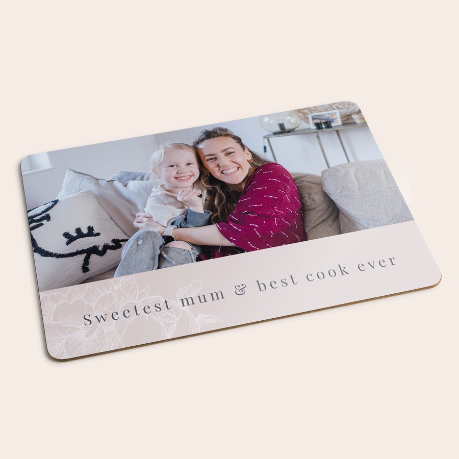 Podložka na stůl se jménem / fotkou Personalizovaná podložka s fotografií maminky a dítěte a textem Sweetest mum & best cook ever