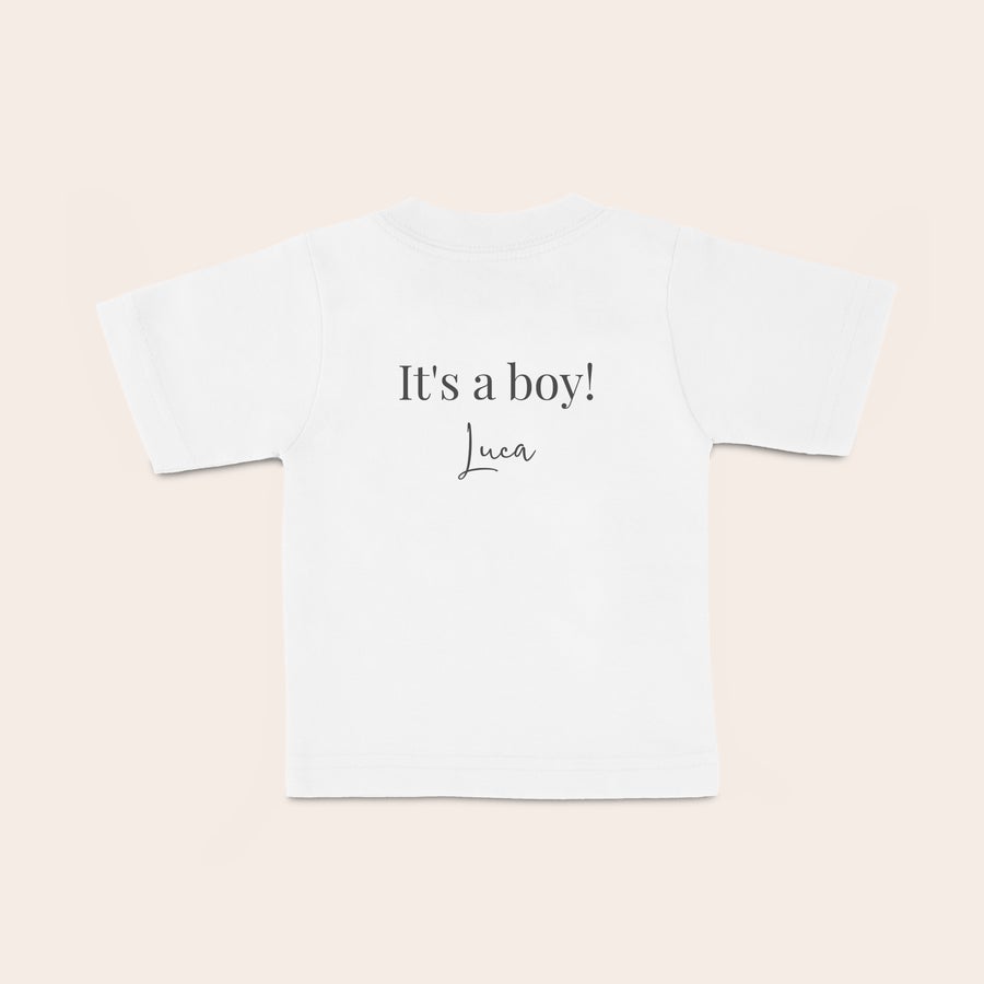 Baby t shirt bedrucken Weißes Baby T-Shirt mit Aufdruck "It's a boy!" und dem Namen Luca.