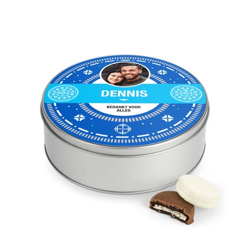 Koekblik gevuld met Oreo