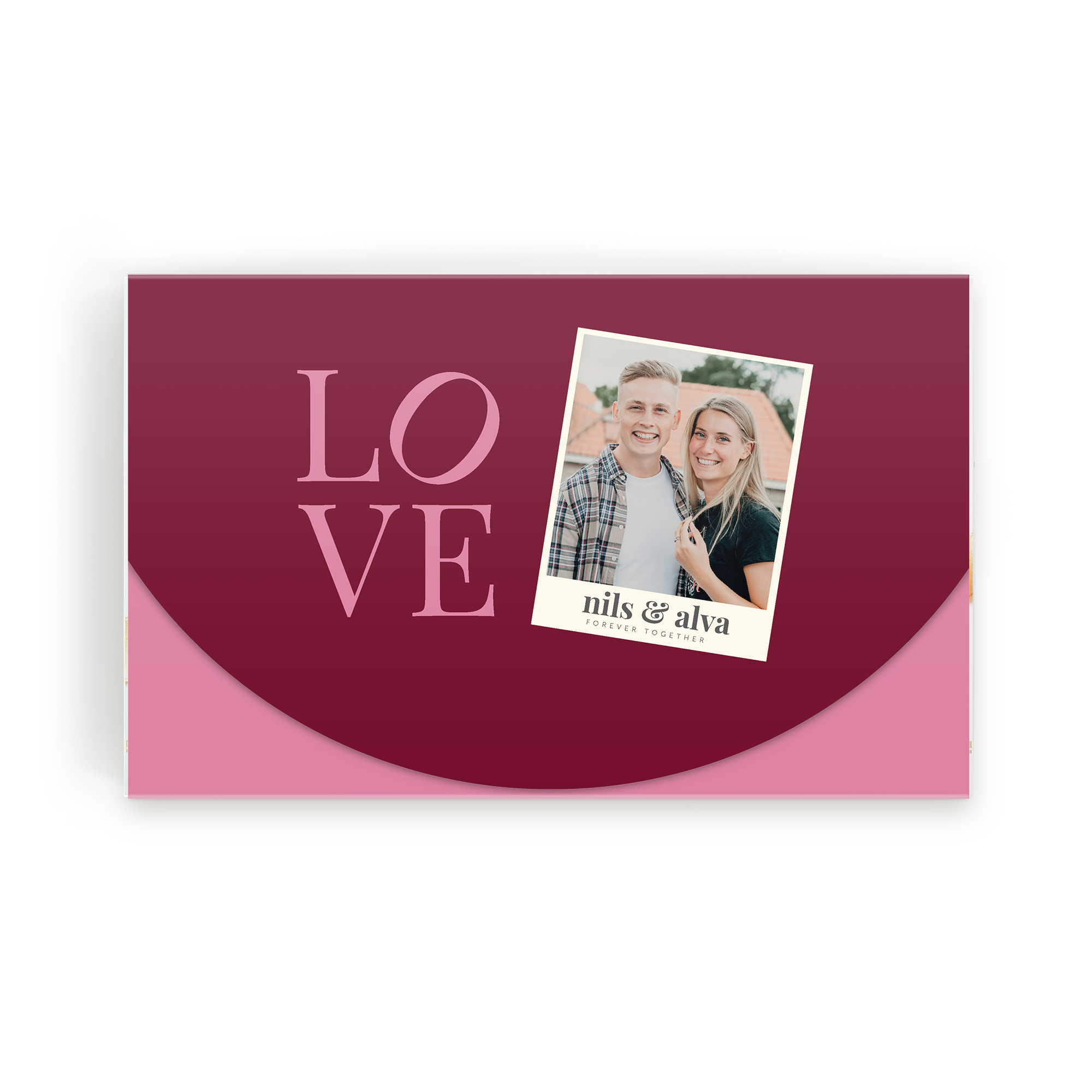 Personlig chokladask med texten LOVE och tryckt foto av Nils och Alva med texten Forever Together